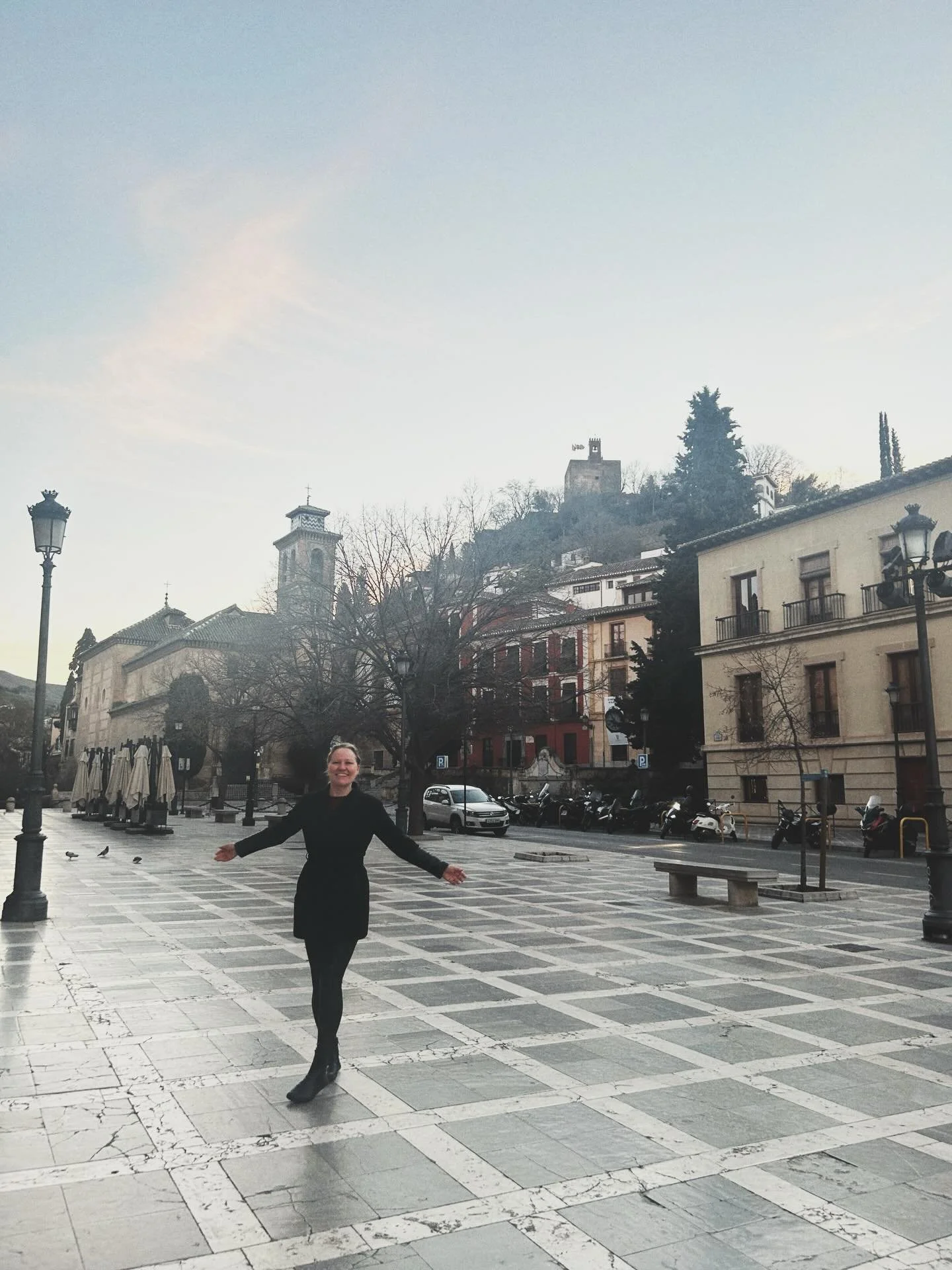 Work and play winter break in Spain &hearts;️💛 Meid&auml;n hiihtoloma vietettiin Espanjan auringossa. Aloitimme loman meid&auml;n rakkaasta opiskelukaupungista Granadasta, jossa mieheni viihtyi 2002-2003 ja min&auml; h&auml;nen suositustensa peruste