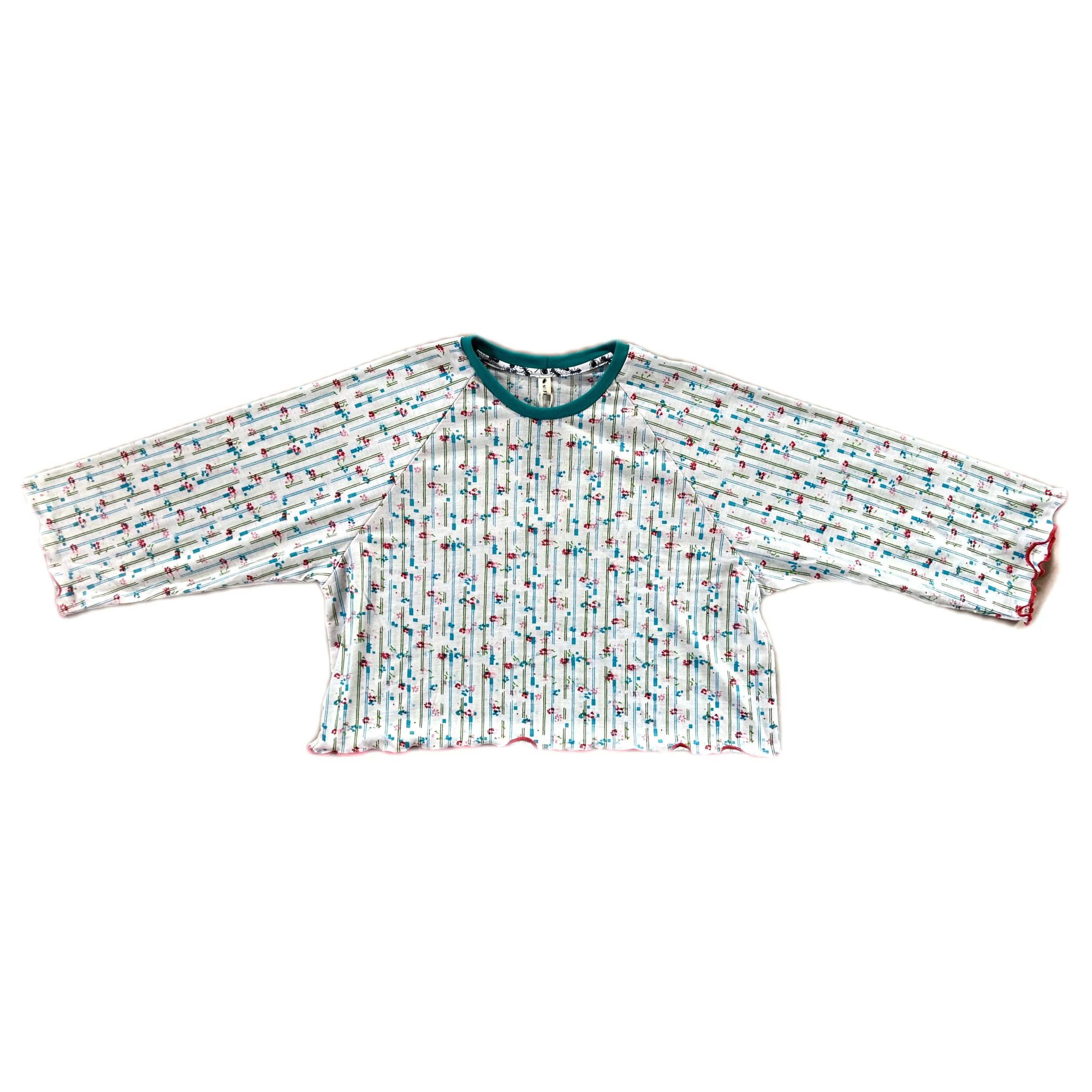 S/M Crop Raglan Top
