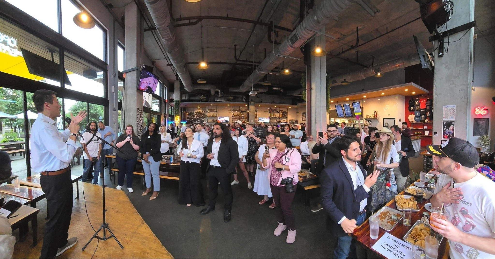 Saturday was Meet the Candidates Happy Hour hosted by the House Democratic Campaign Committee! Big thanks to HDCC Chair 💙 Christina Morales 💙 for organizing an event that brought candidates from all over the state! TCDP is proud to be a sponsor!
