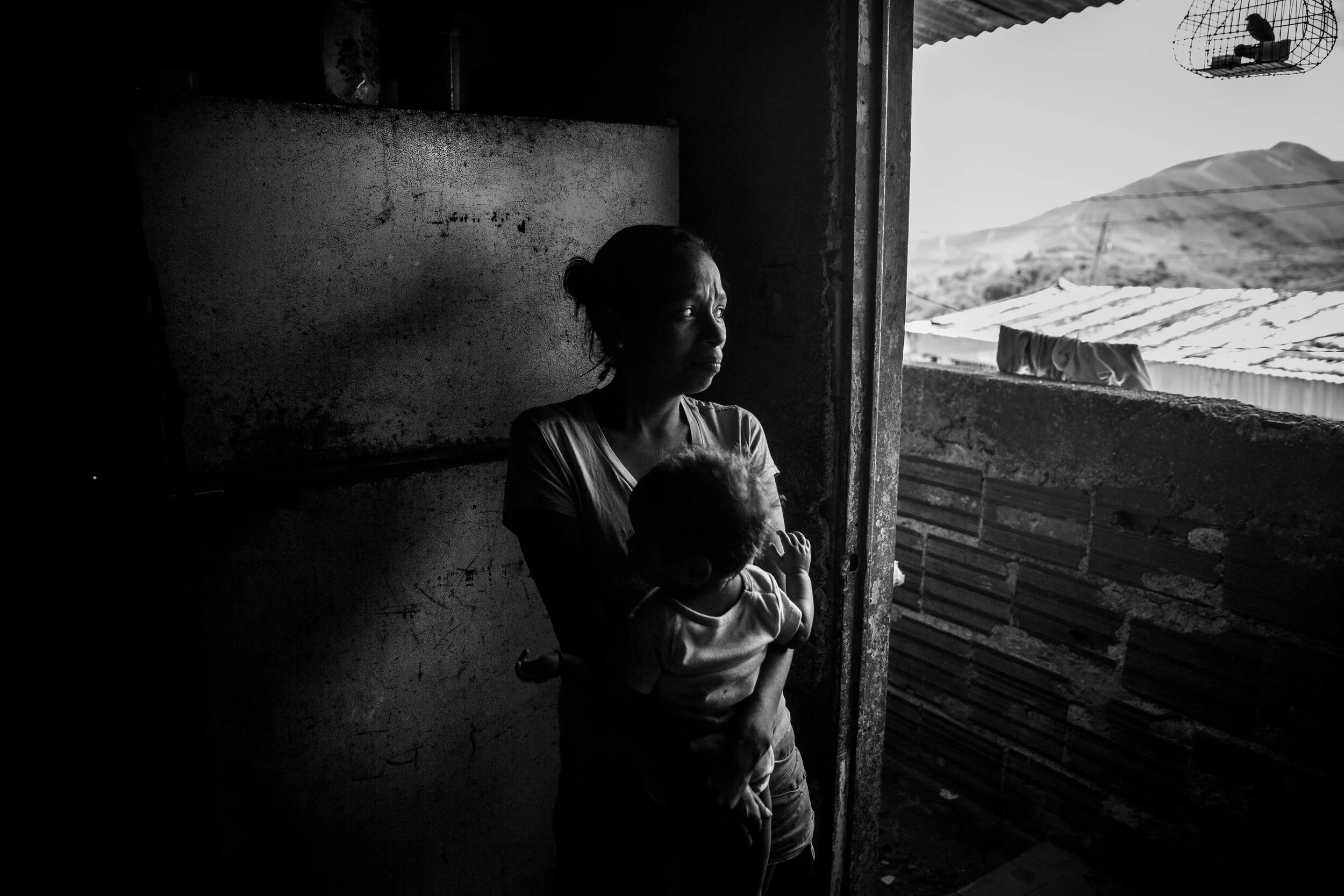  This is the slow motion collapse of Venezuela; a country that not so far away I used to call: home. 