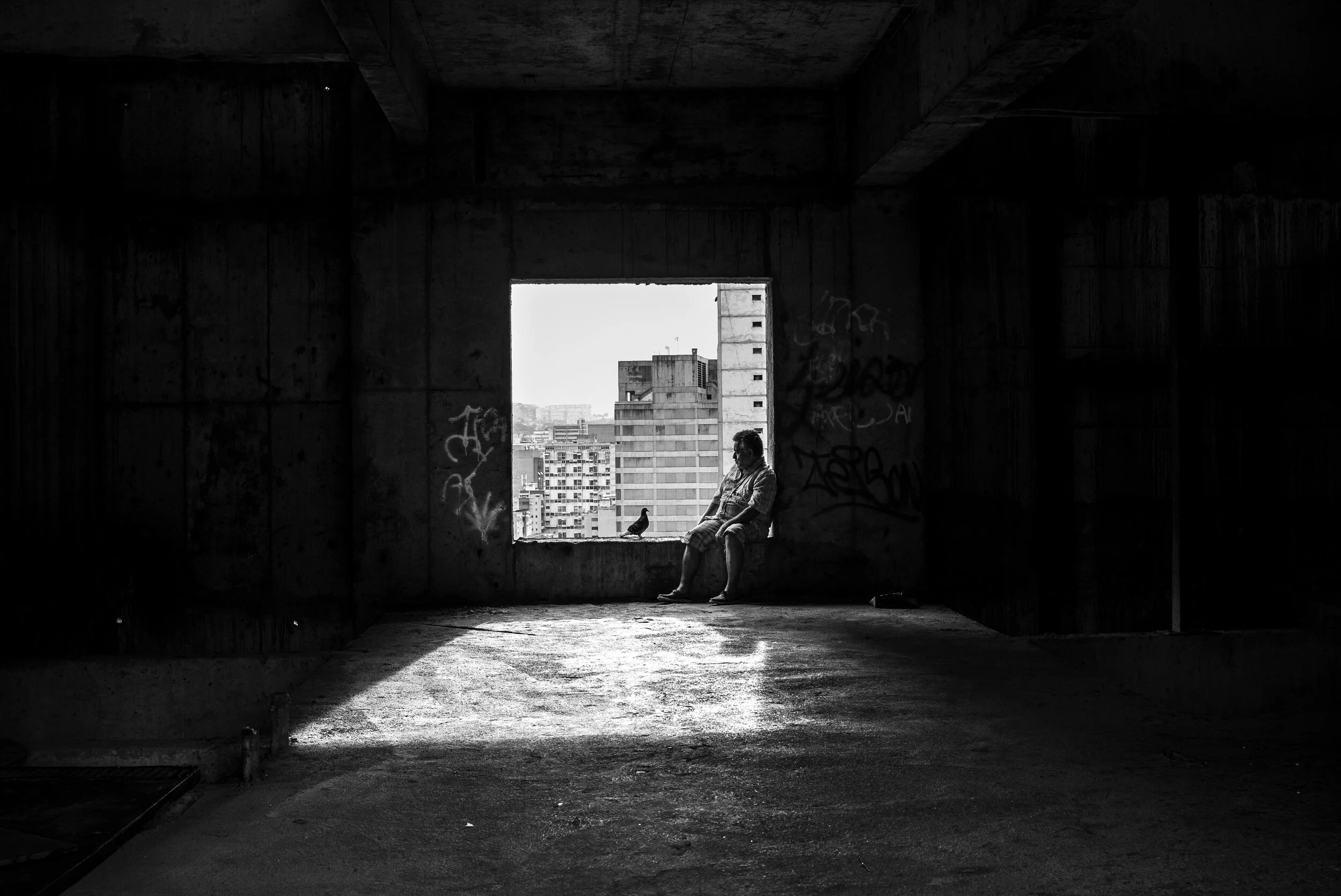  This project was awarded with The Ian Parry Scholarship in 2014 and the Leica Oskar Barnack that same year. 