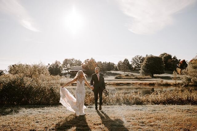 Beautiful! ❤️ @ashleysaraphoto .
.
.
.
.
#pinehall #rusticweddings #barnweddings #wedding #butlerweddings #pinehallateislerfarms #pinehallfarms #butlercounty #butlerpa #pittsburghvenues #weddingseason #paweddings #weddingideas #burghbrides #outdoorwe