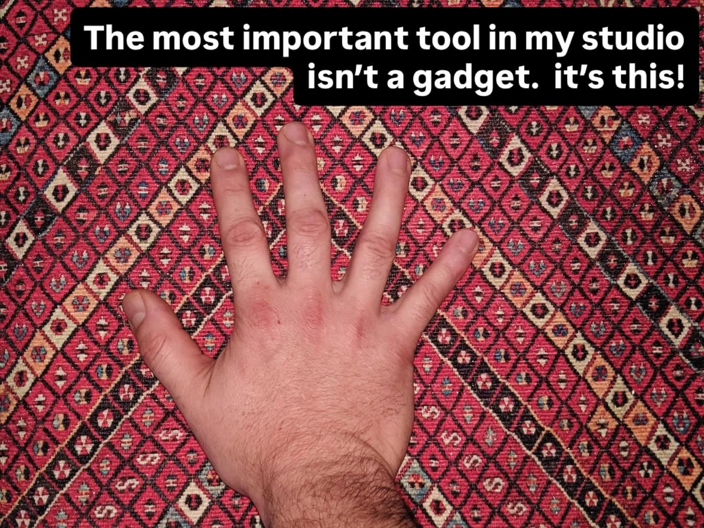 People often ask wha gadget I&rsquo;m using to find their knots. 🤔 The truth? 

It&rsquo;s just informed touch that knows where to look. 🔍🕵🏼&zwj;♂️

Ready to experience informed bodywork?  Tap the link in my bio to book an integrative session at 