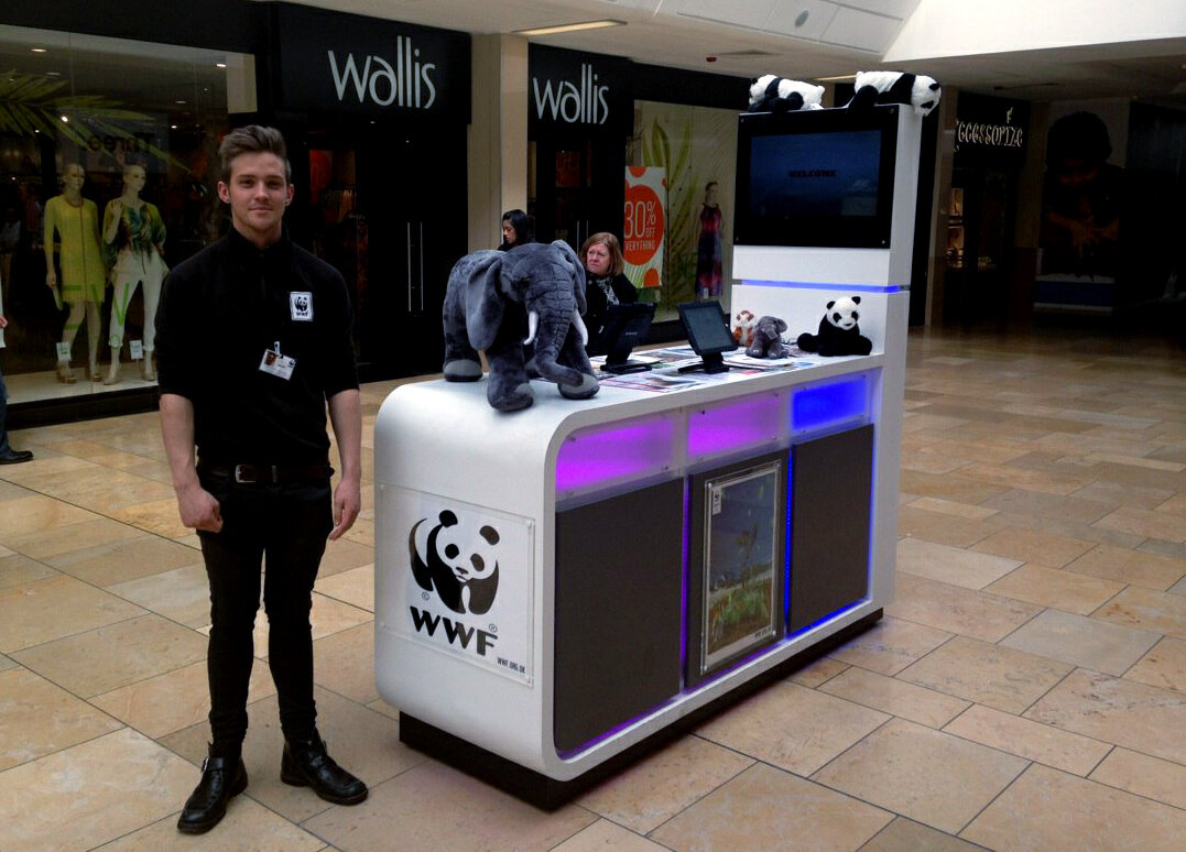 wwf-mall-stand-jfr.jpg