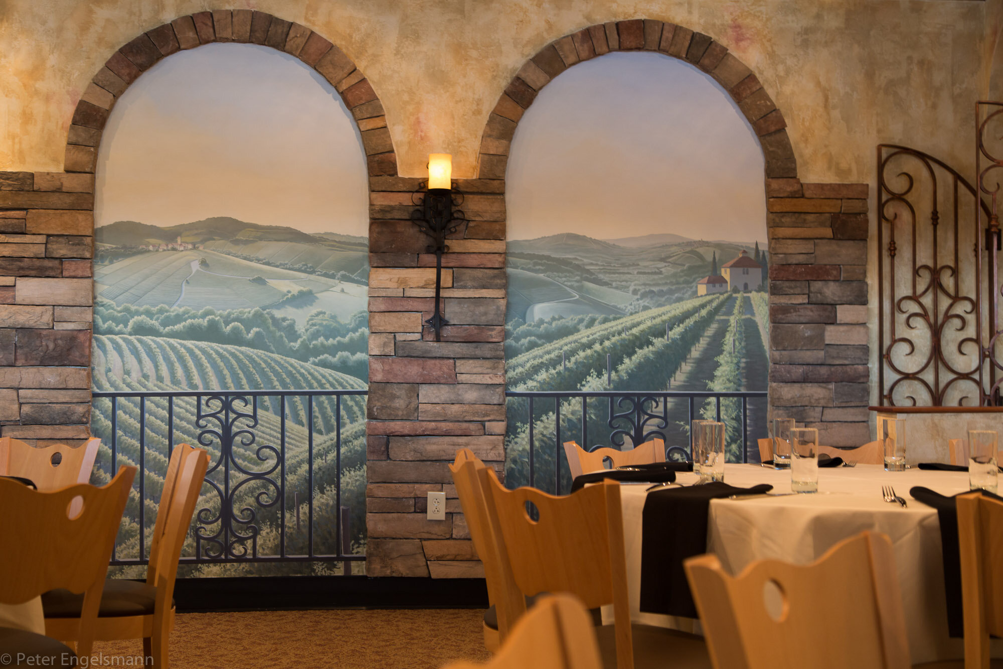  Restaurant Vineyard Mural, acrylic on wallboard, private residence. © Peter K. Engelsmann 