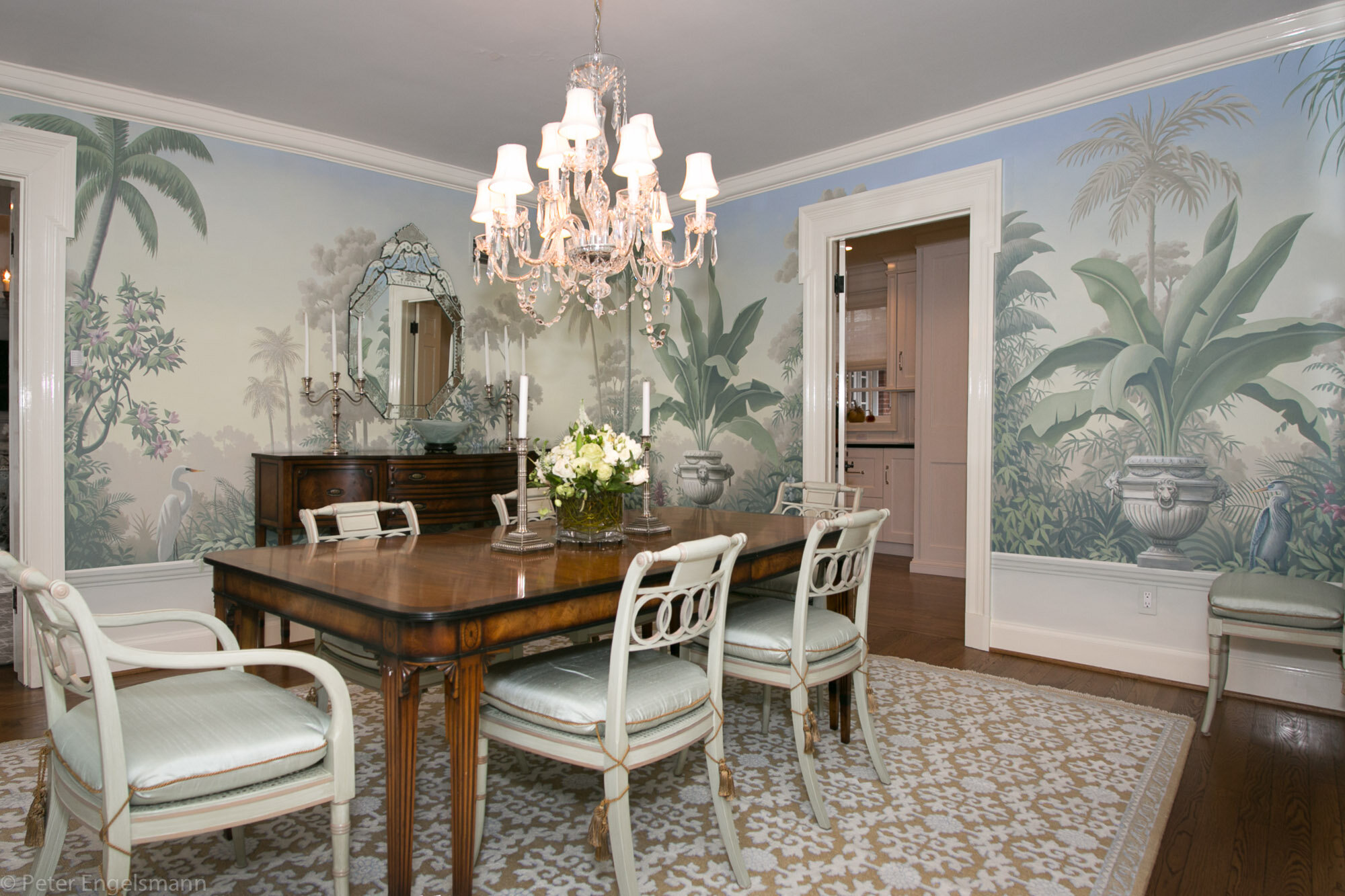 Referencing Tradition: Scenic Wallpaper