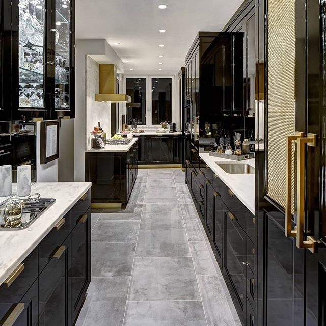 As the days grow shorter and we approach the holidays I always think of this glamorous black kitchen we completed two years ago! @townhousekitchens @townhousekitchensnyc @nydc @mieleusa @armacmartin #nycdesign #nyckitchendesign #kitchendesign #kitche