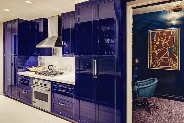 Go blue or go home😎home bold kitchen color in vibrant shades! Collaboration with Amanda Nisbett @townhousekitchens @nydc #townhousekitchens #townhouse #kitchensofinstagram #kitchens #kitchensofinsta #customkitchen #nycdesign #kitchendesign #bluekitc
