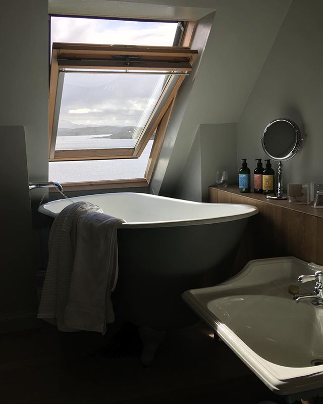 As a kitchen and bath designer I have a deep appreciation for a well designed bath with the  perfectly placed deep claw foot tub💕😀@kinloch-lodge.co.uk room 20. #Scotland #isleofskye #bathdesign #clawfootedtub #vacation