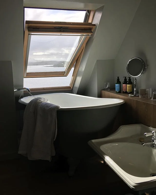 As a kitchen and bath designer I have a deep appreciation for a well designed bath with the  perfectly placed deep claw foot tub💕😀@kinloch-lodge.co.uk room 20. #Scotland #isleofskye #bathdesign #clawfootedtub #vacation