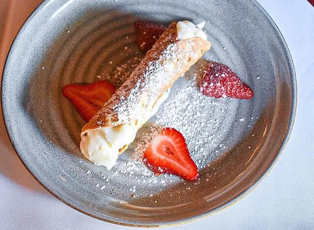 Treat yourself to this time-honored Italian classic, the Cannoli. So sweet and decadent; even your Italian grandmother would approve. 😉
⁣
#ClassicItalianCuisine #ItalianDesserts #curbsidepickup #supportlocalbusiness #foodandwine #washingtonpostfood 