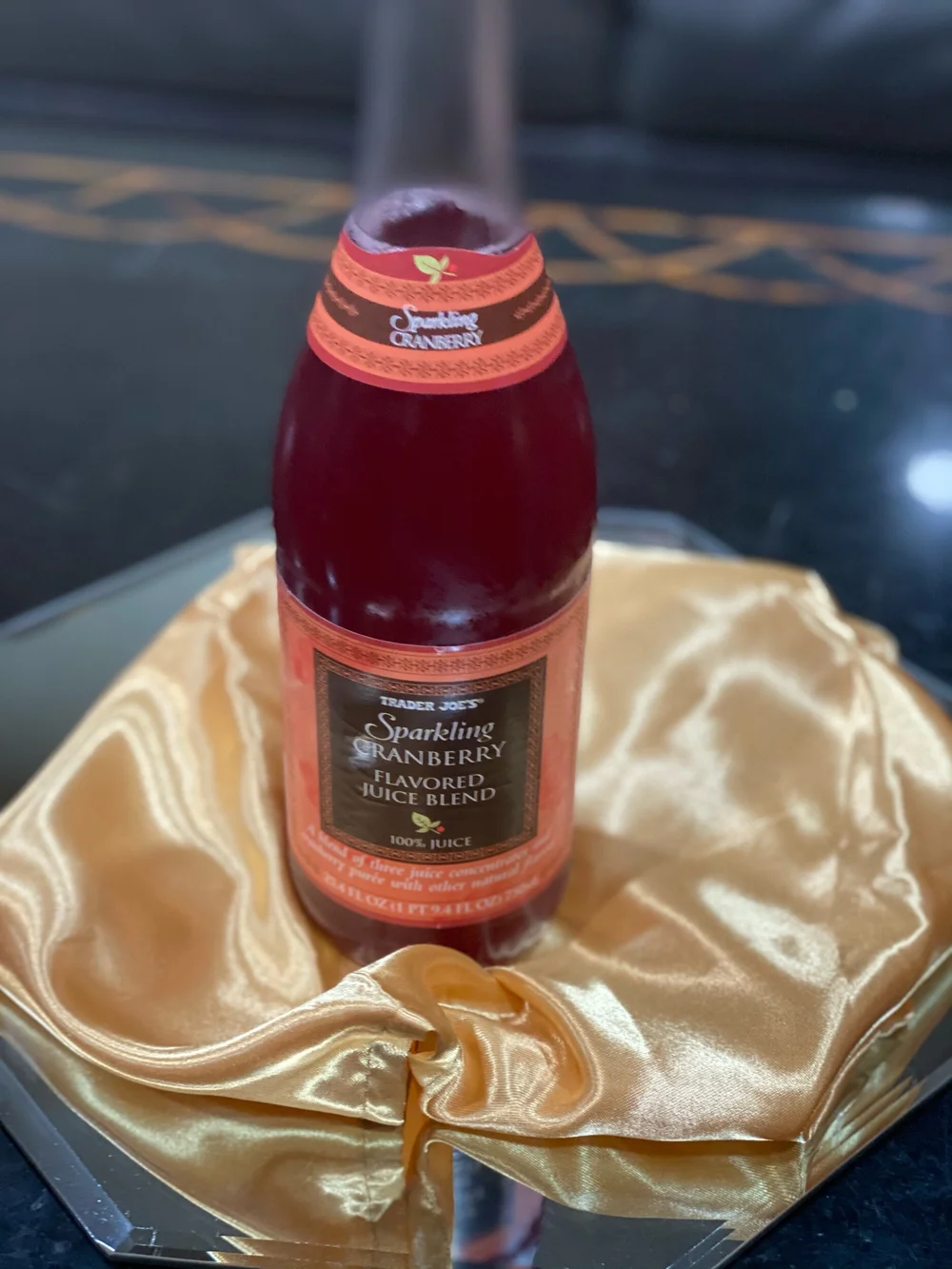 SPARKLING CRANBERRY FLAVORED JUICE BLEND
