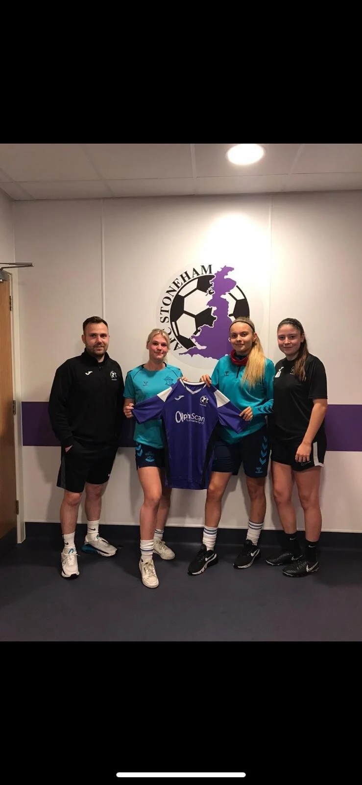 Saints sign two purples !