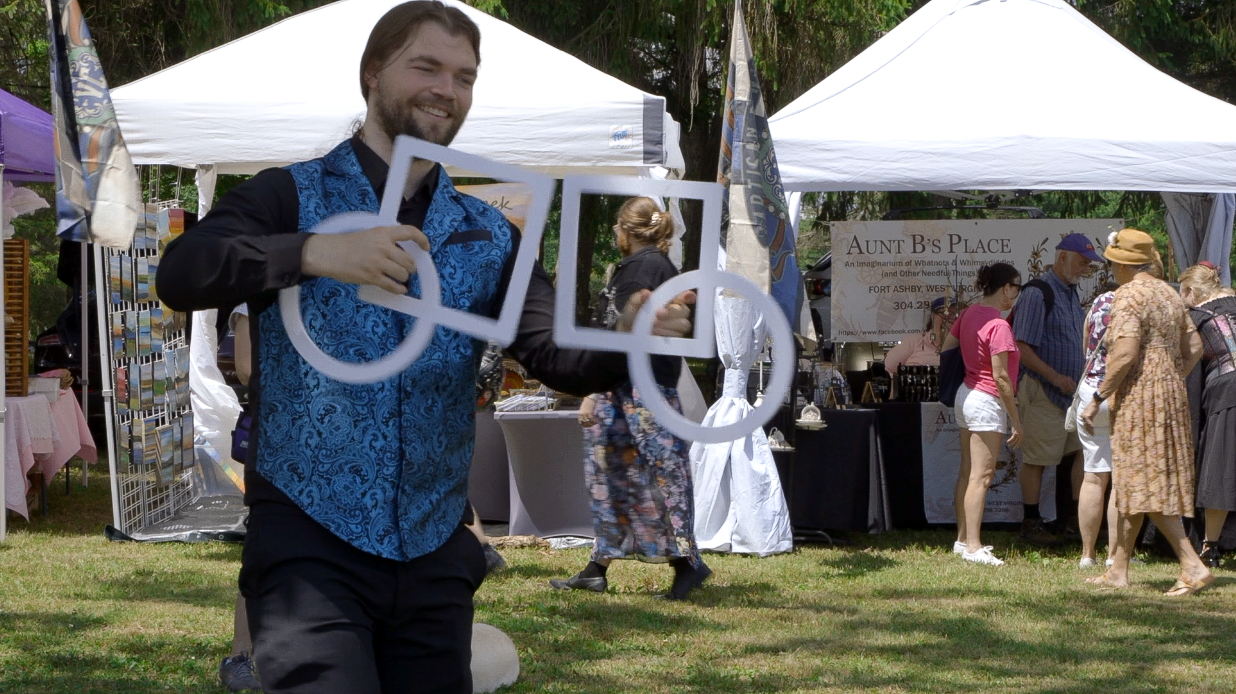 CONTACT JUGGLER LARS MATTHEW RIECK