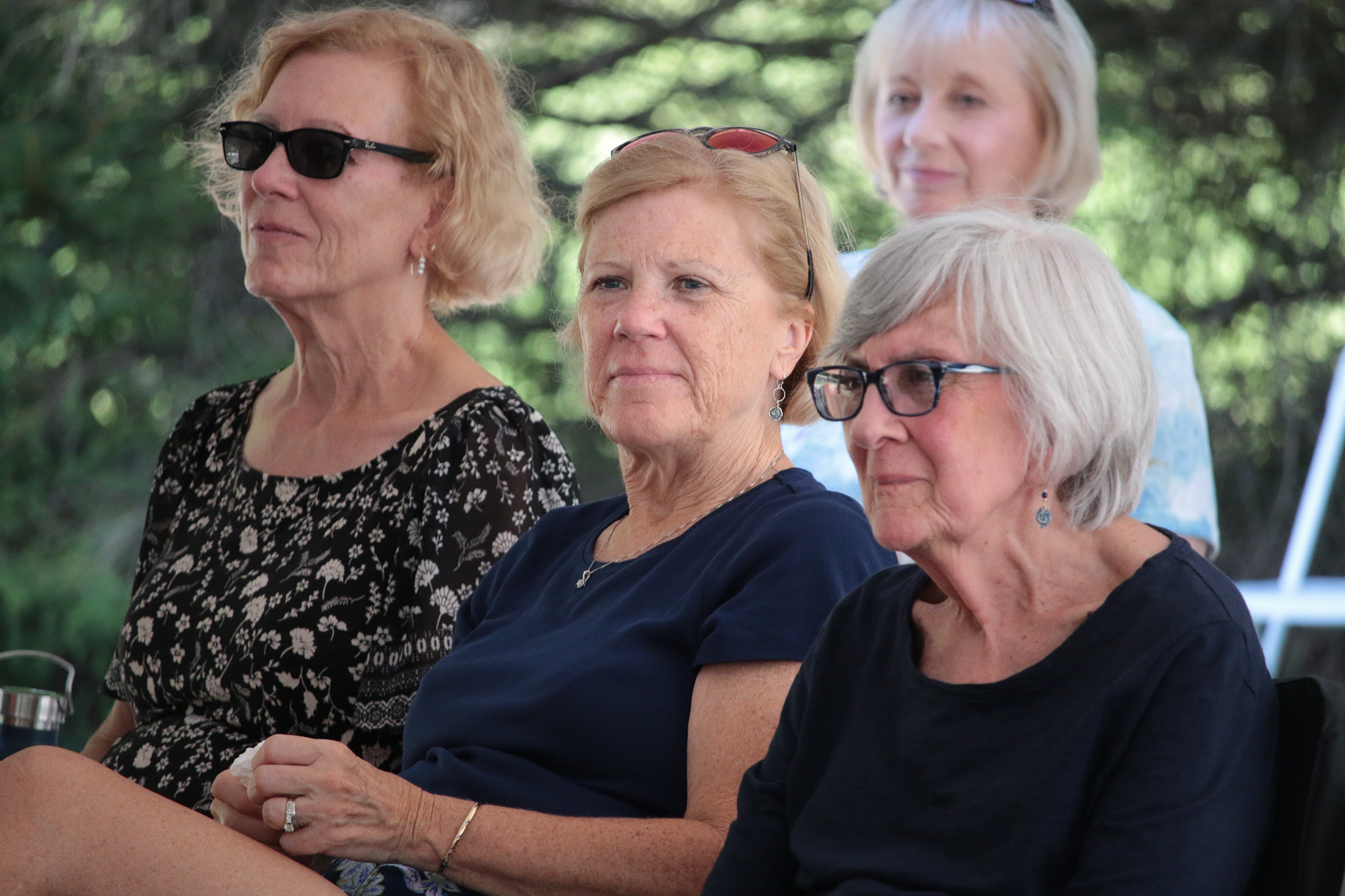 Center: Volunteer Tammy Ewing