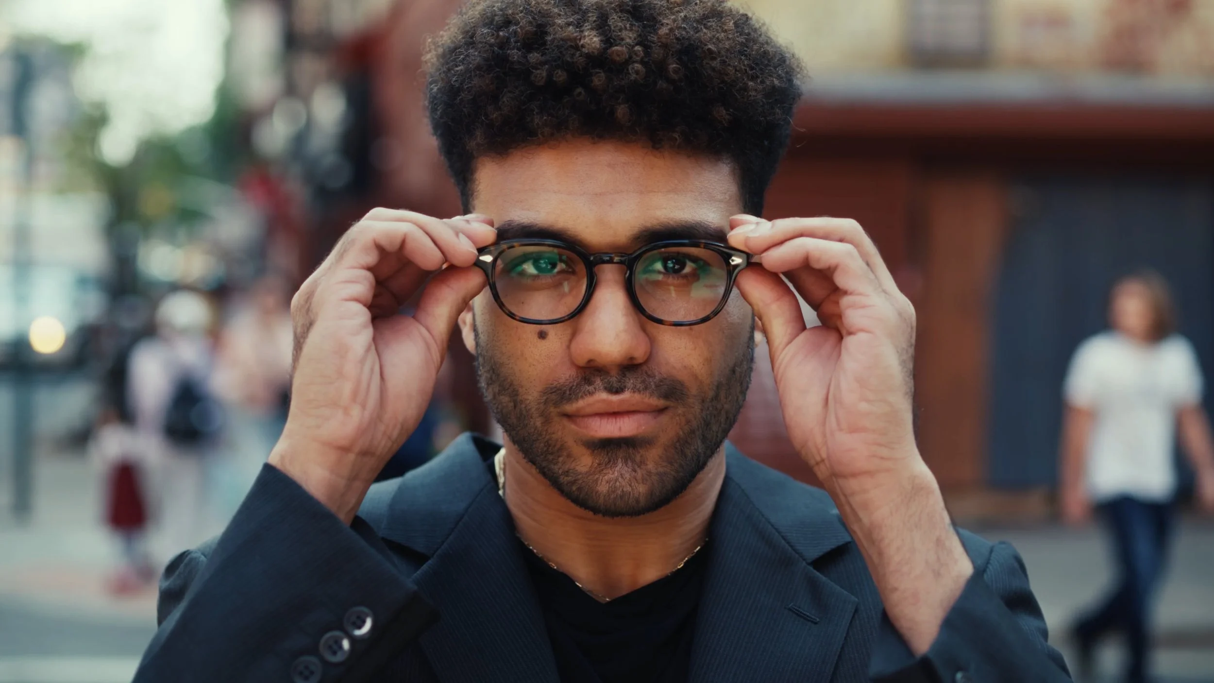 moscot_matchcut_ethan_16x9_final_v1 (2160p) copy_1.jpg