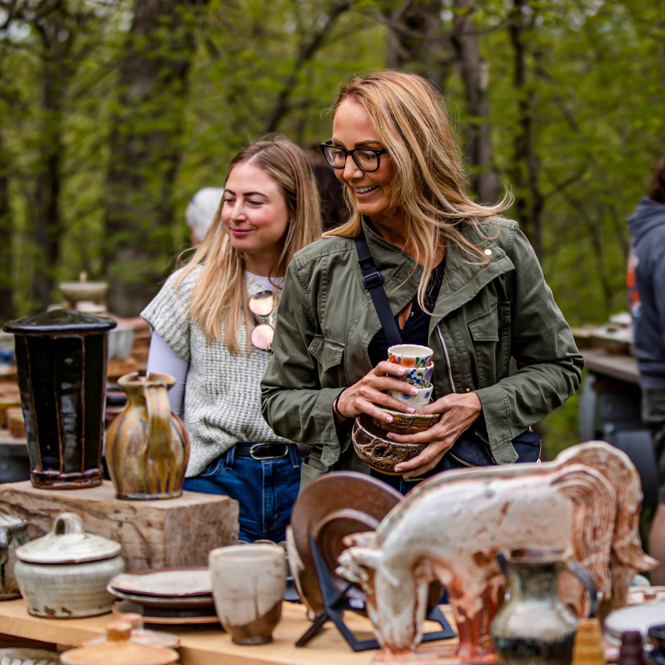  Visitors at the Cuellar studio. Photo credit: Morgan Pearson 