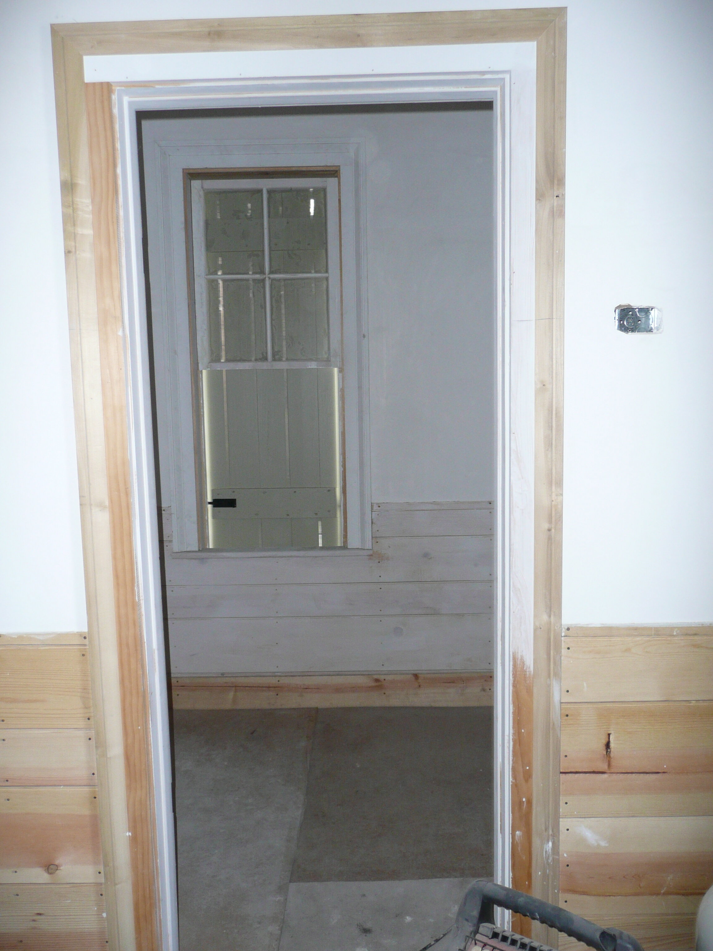 IMG - 1847 Schoolhouse - Small Room.jpg