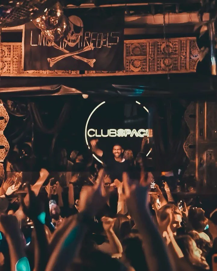 CHASEWEST x CLUB SPACE 

House music DJ chasewest debuts at Club Space for an epic house set.