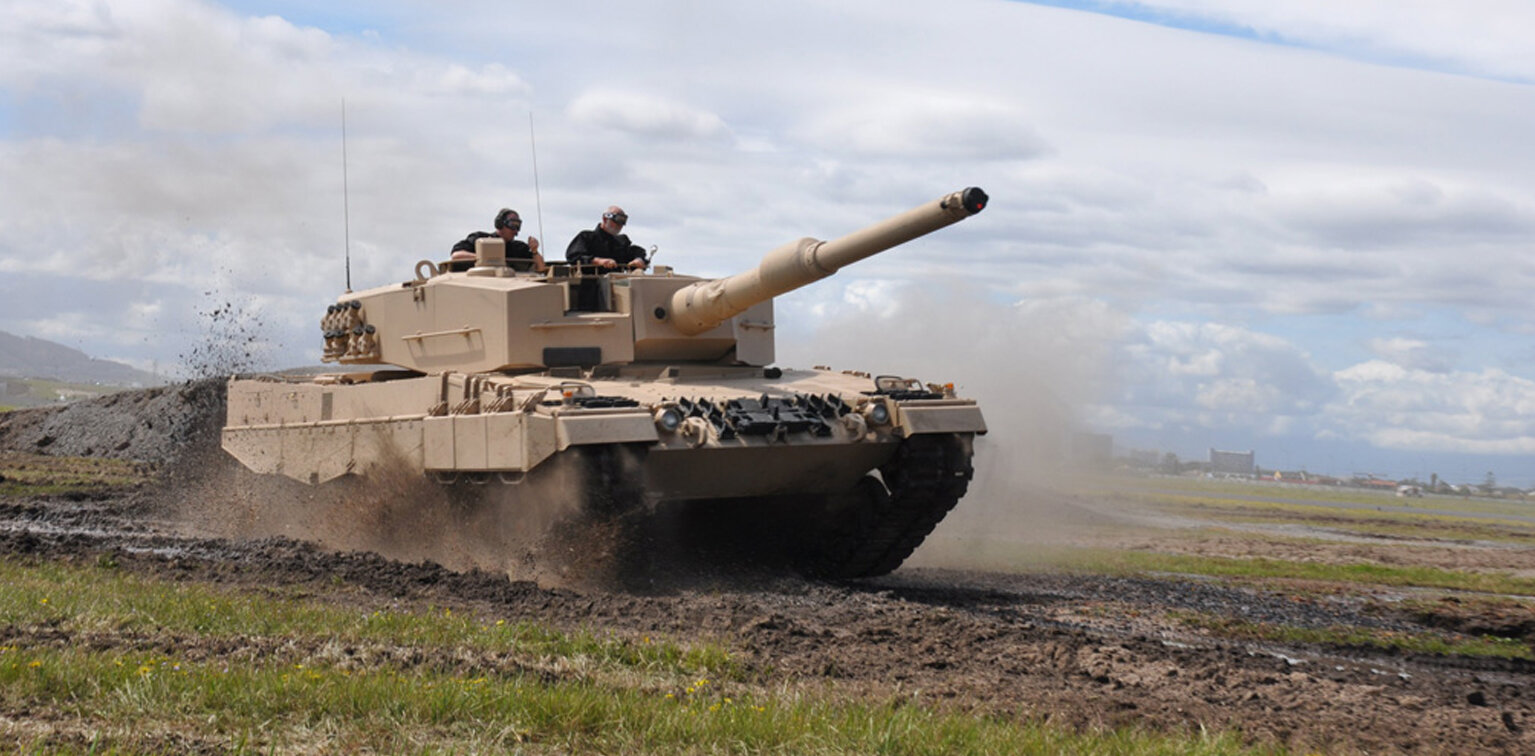 Erg_Defence_Leopard2A4.jpg