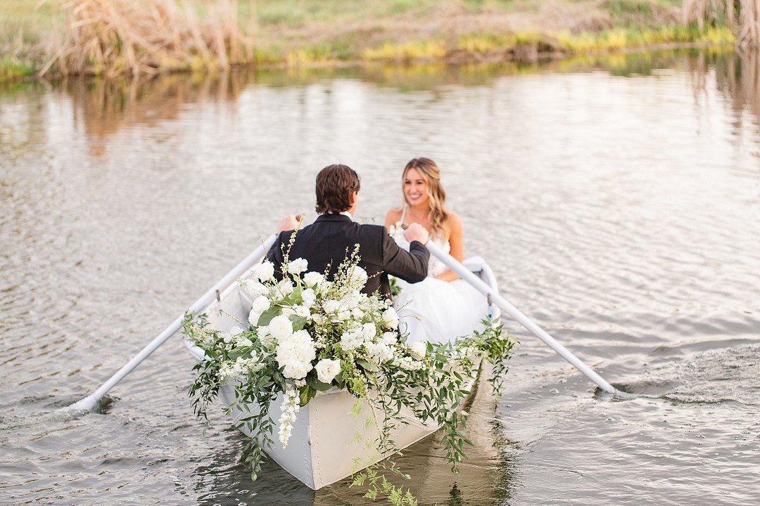 Lakeside-Wedding-with-Canoe-in-Idaho_Miranda-Renee-Photography_2021-05-17_0041_low canoe.jpg