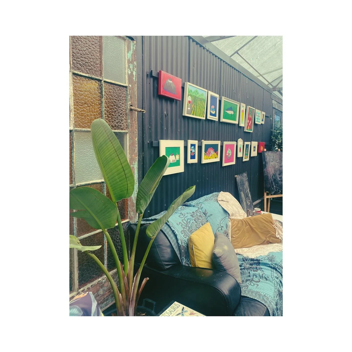 RAVISH | our local coffee spot. A skip and a jump up the road. Art by local kids. INSTA TAGS

#avillagestay #shorttermaccommodation #matakana #matakanavillage #matakanacoast #stayhere #bnb #cottage #airbnb #650onmatakana #avillagestay #modernrustic #