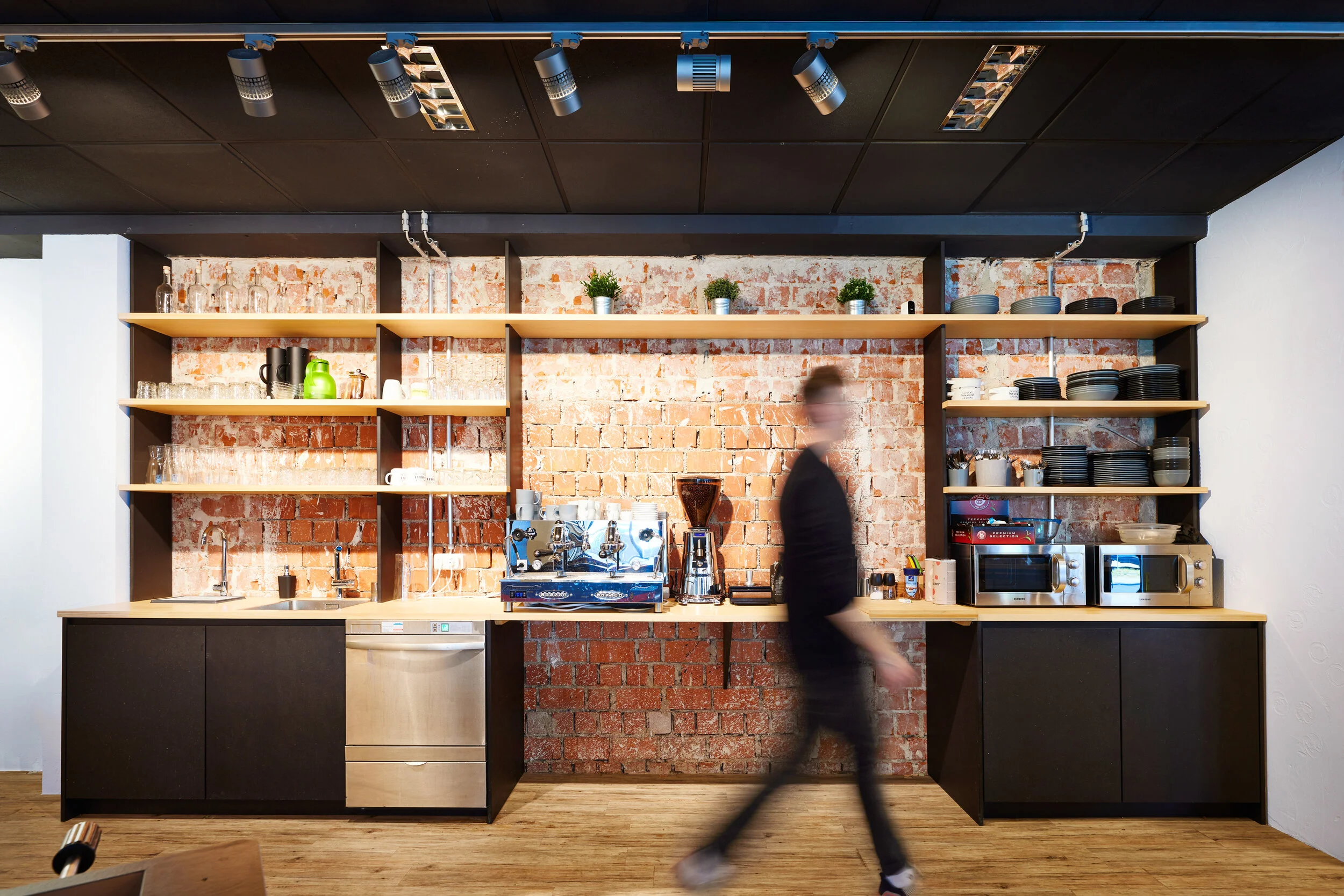 Das Herzstück im ATELIER ist nach wie vor - der Küchen- und Essbereich!