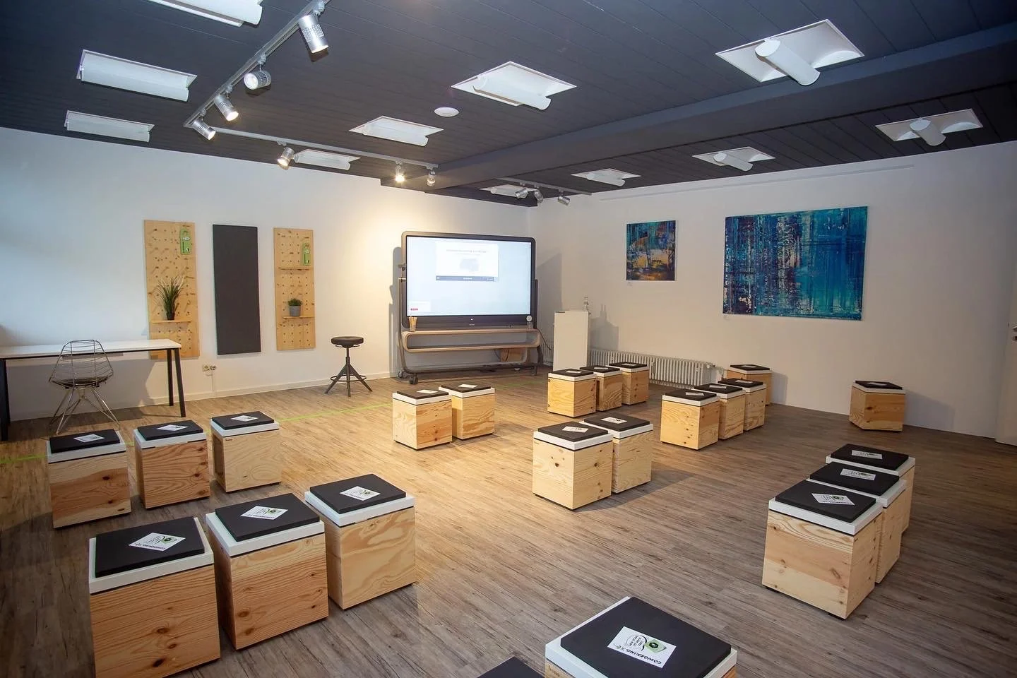 Ein Ort, der verbindet - DAS ATELIER Coworking- &amp; Meeting Space!