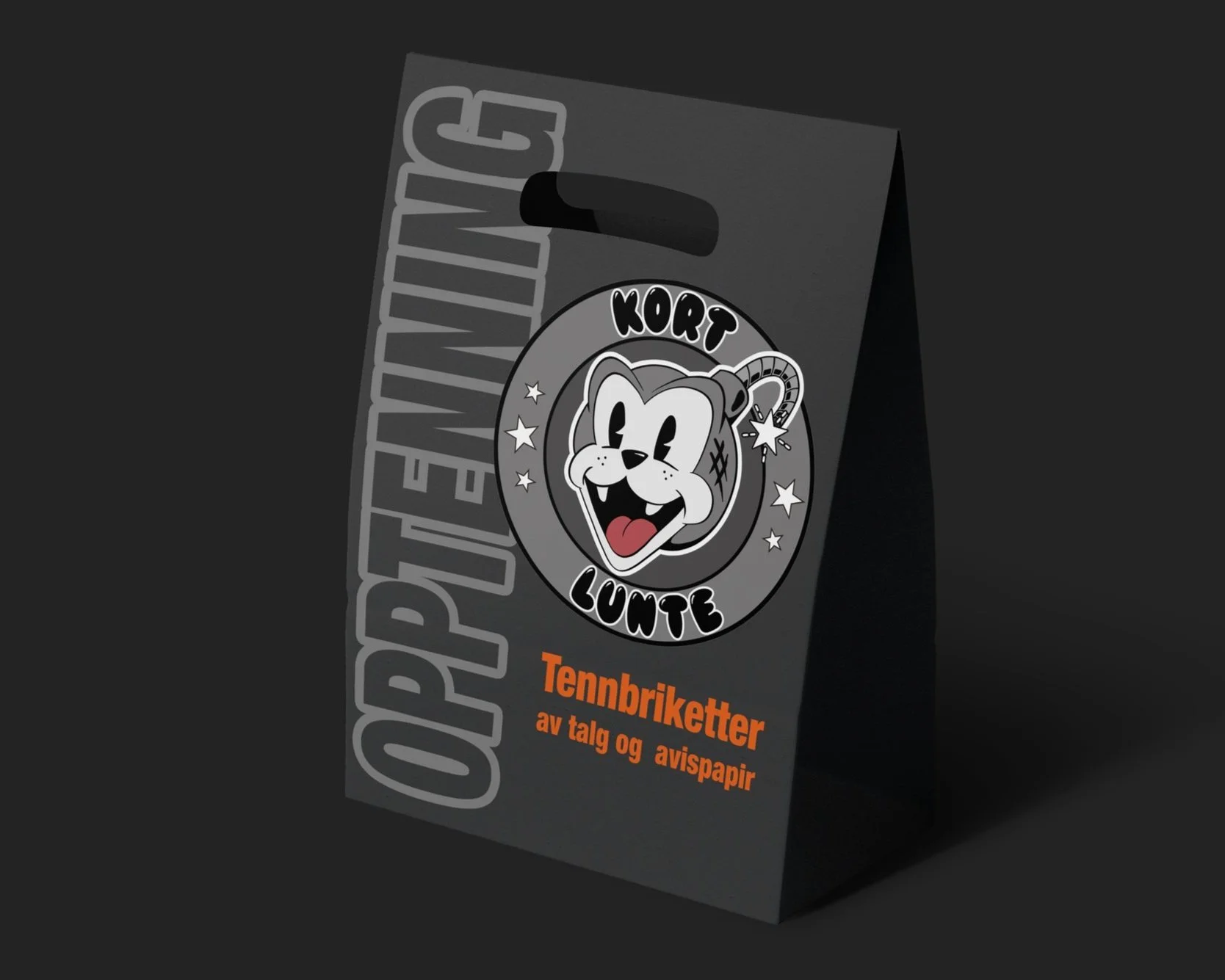Kort_Lunte_Logo_Mockup_pose.jpg
