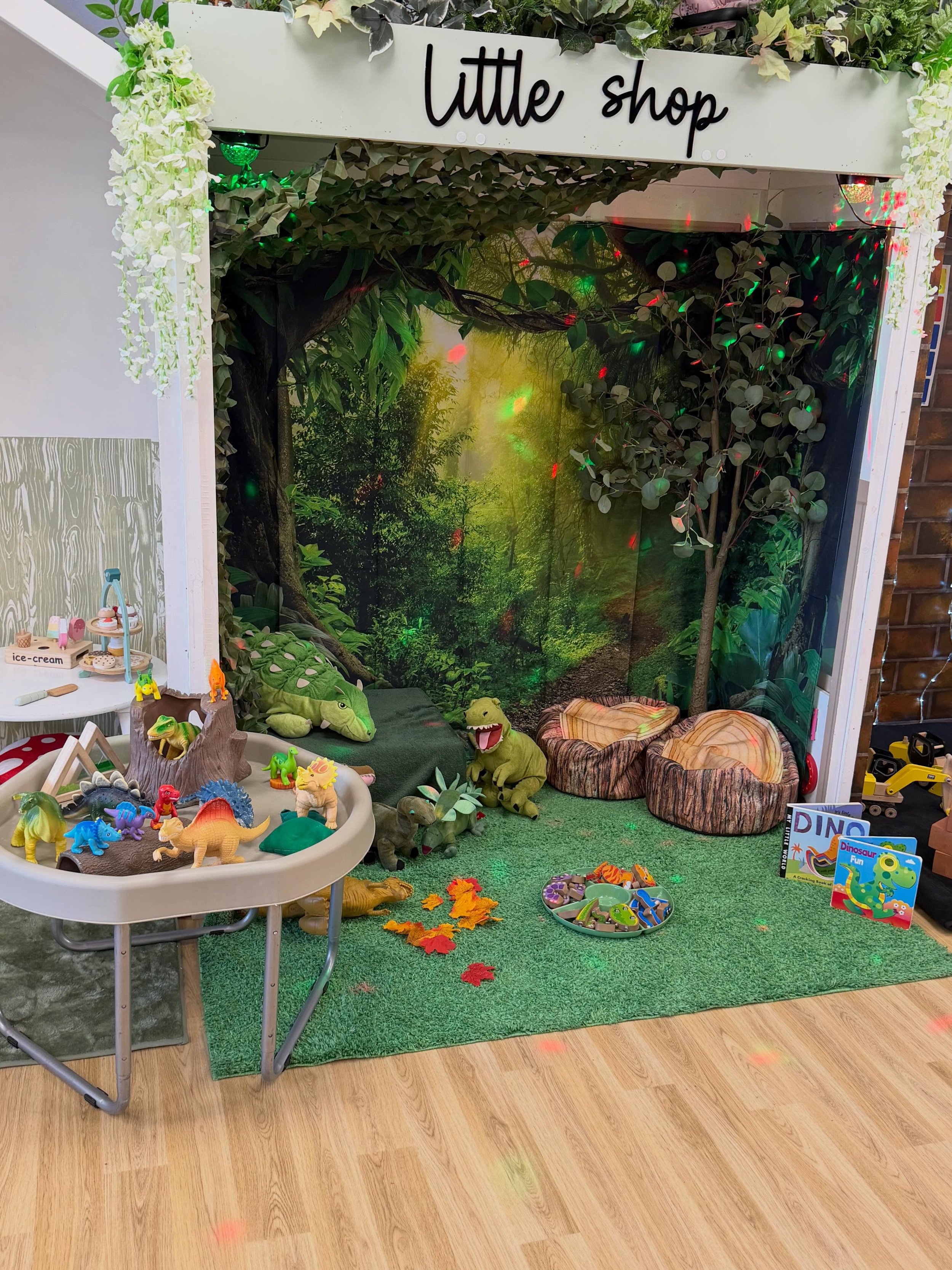 This week we have Avenue introduction to our Dinosaur theme&hellip;. Next week we have the real baby dinosaurs coming!! 

Half term special offer- just &pound;5 to play 

Thursday- 9am &amp; 11am
Friday- 9am, 11am &amp; 1pm
Saturday- 9am
Sunday- 9am 
