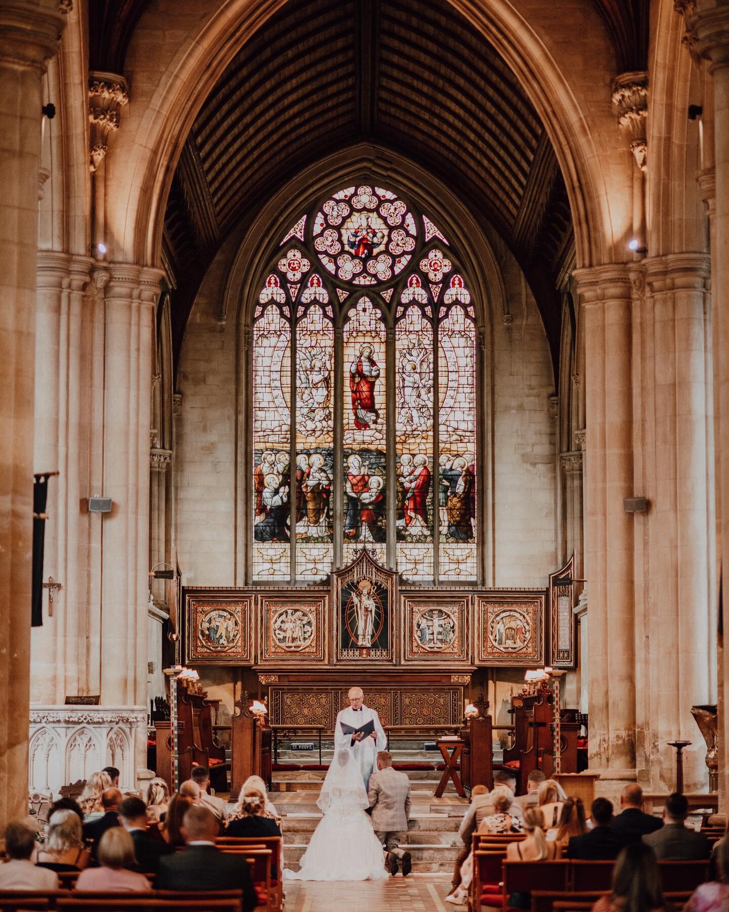 My favourite pic from Wendy and Vinnies wedding! Shame about the top and bottom being chopped off, Instagram crop is absolutely killing me here 🥲

They got married at the Priory Church of St Mary in Chepstow. What a bloody church btw! 

Diary is ope