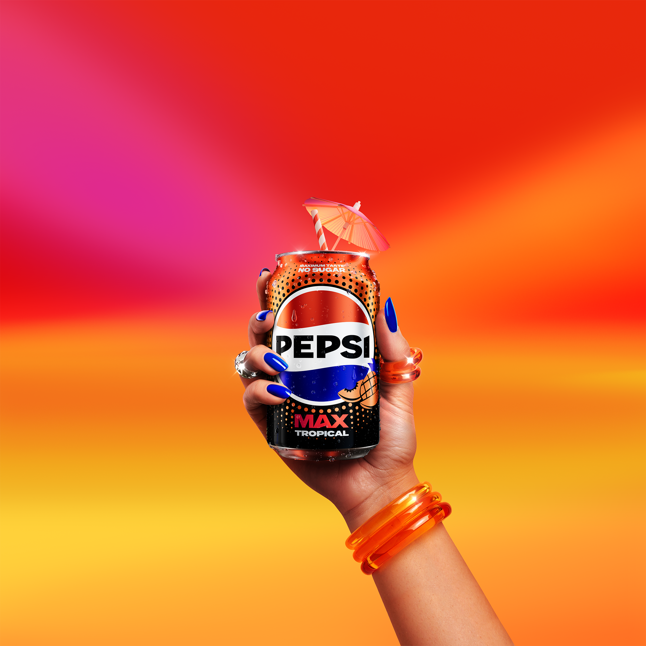 251001_PEPSI_TROPICAL_HAND_CAN-1.png