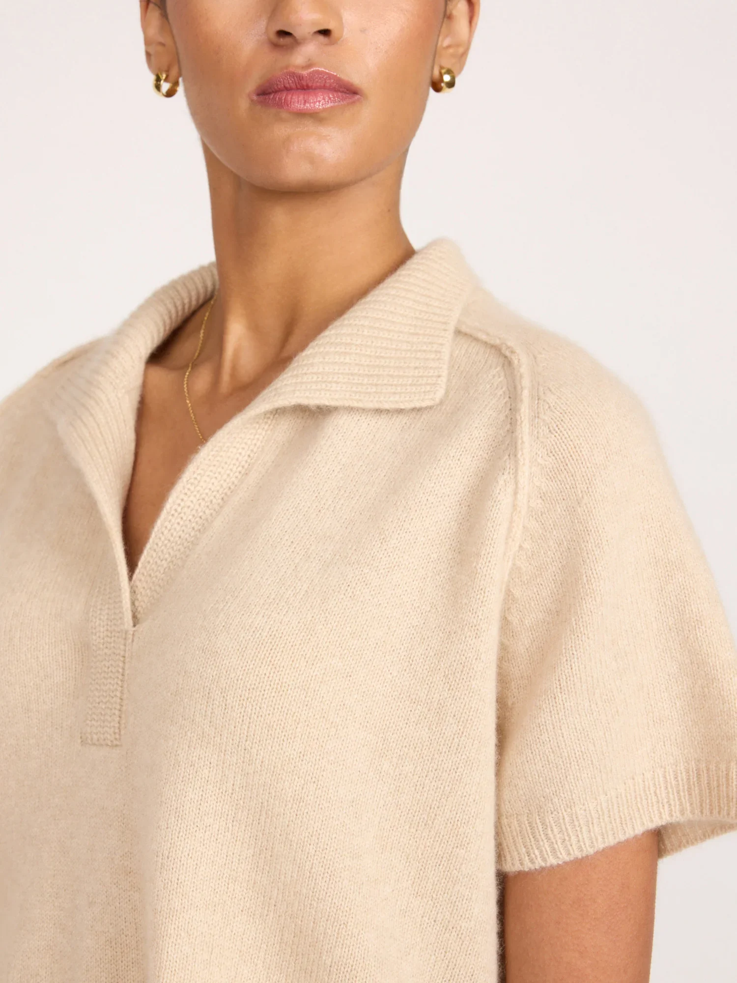 MARLOW-CASHMERE-POLO-SWEATER_LUX4960_SANDSTONE_0372_5.webp