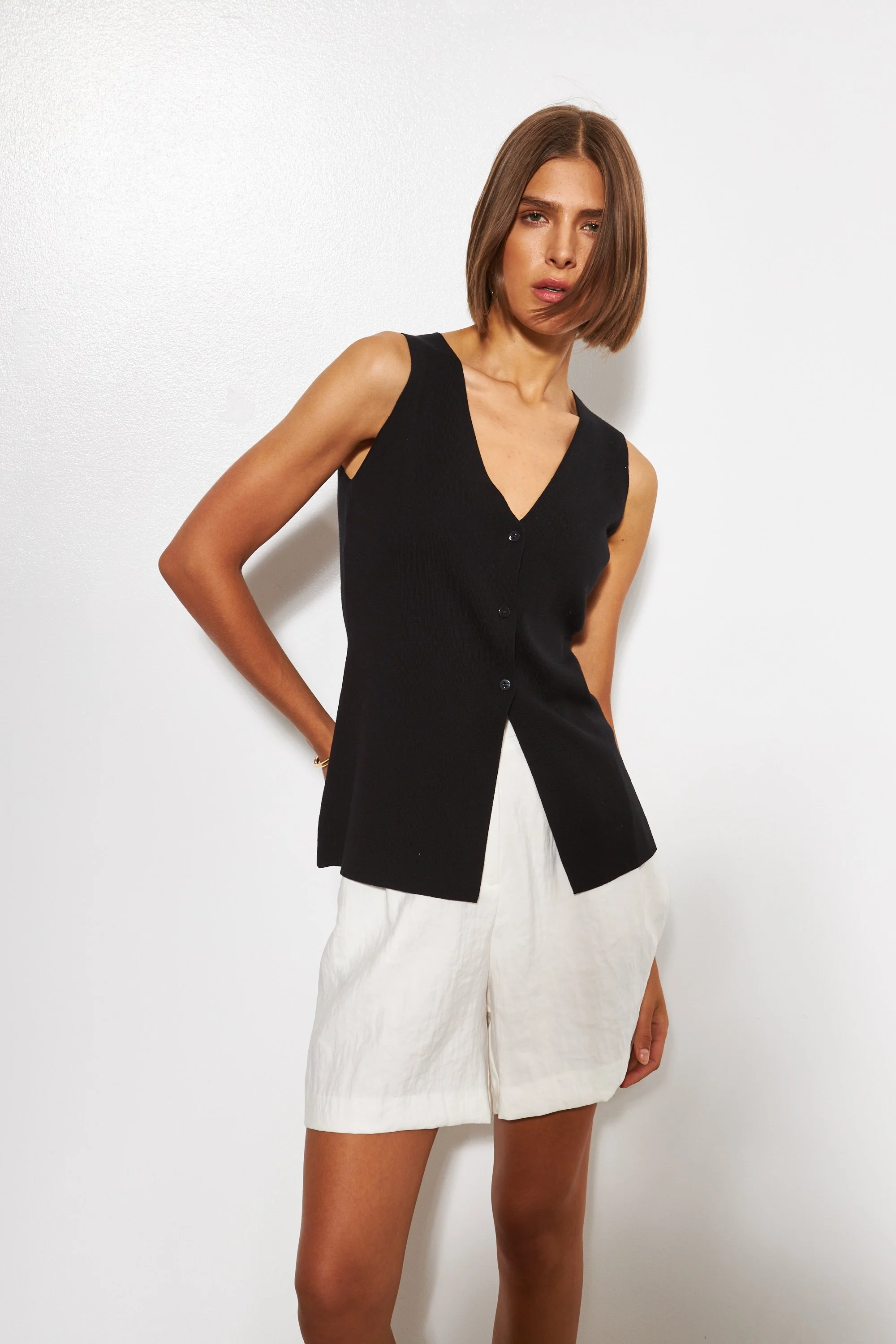 Line Daphne Vest