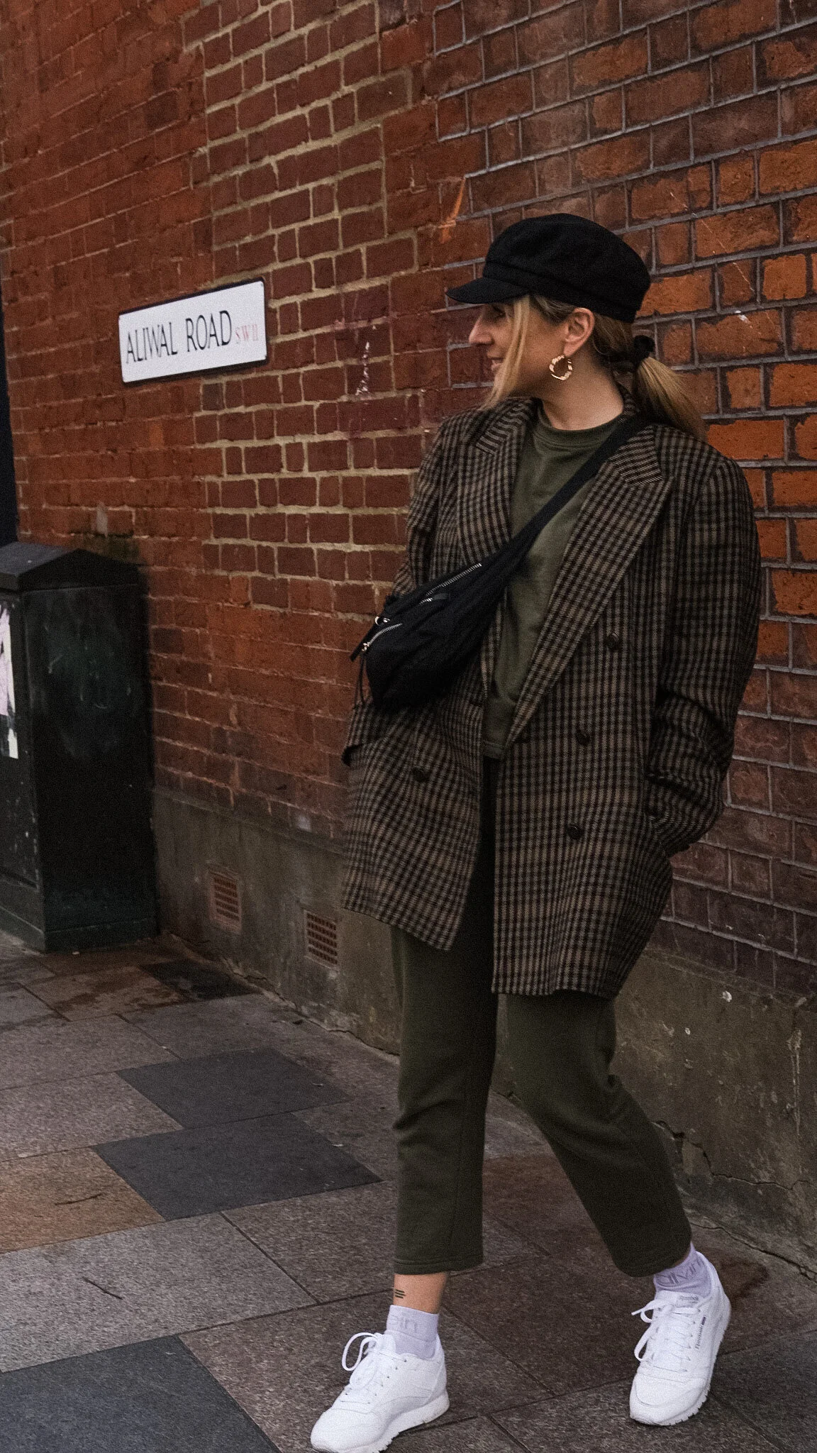 Outfit idea: Vintage blazer and tracksuit 