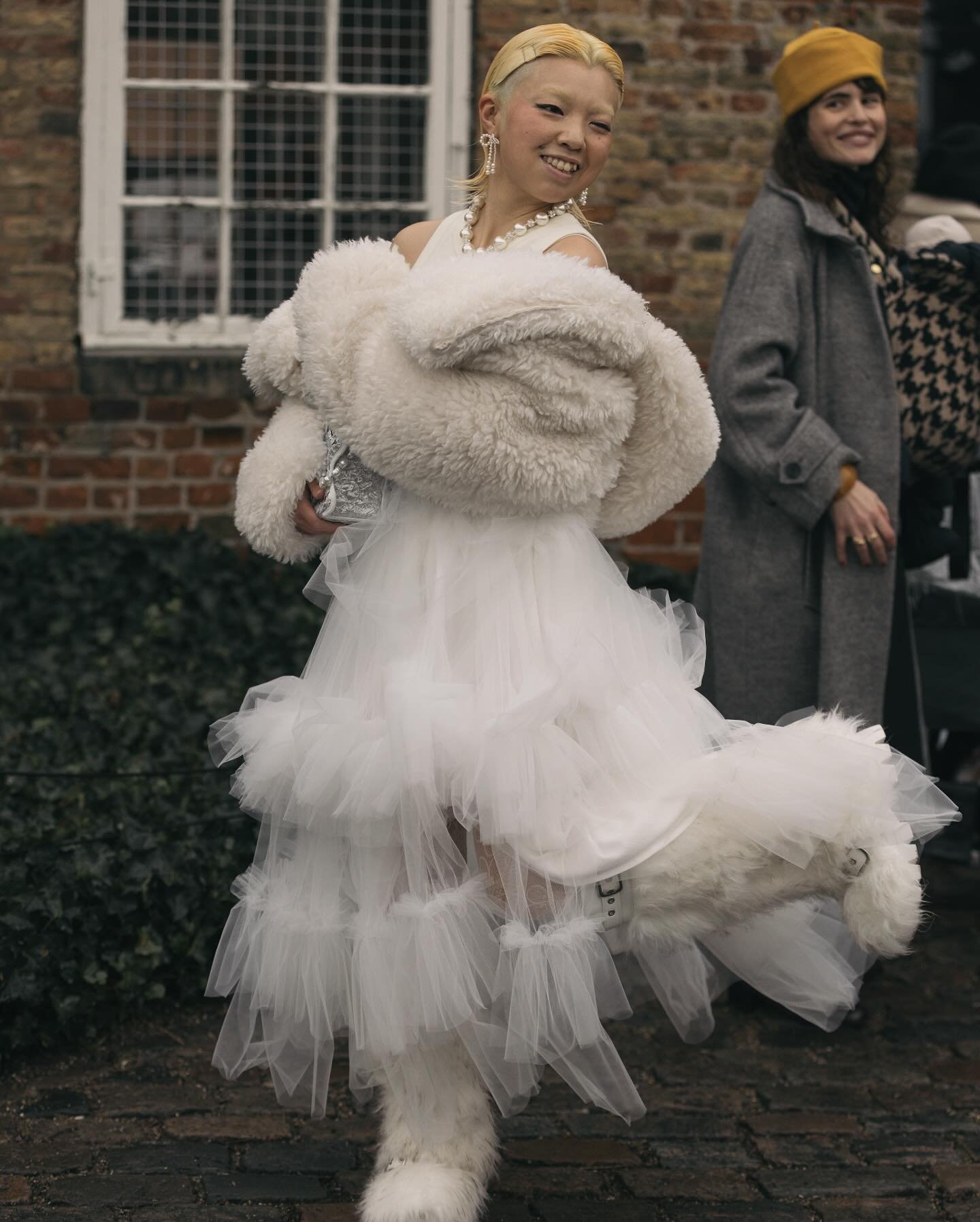 The lovely @fuminatsuji wearing @bycookieh AW25 Tule Skirt for CPHFW 🤍

#crescentagency #crescentpr #bycookieh #crescentclient