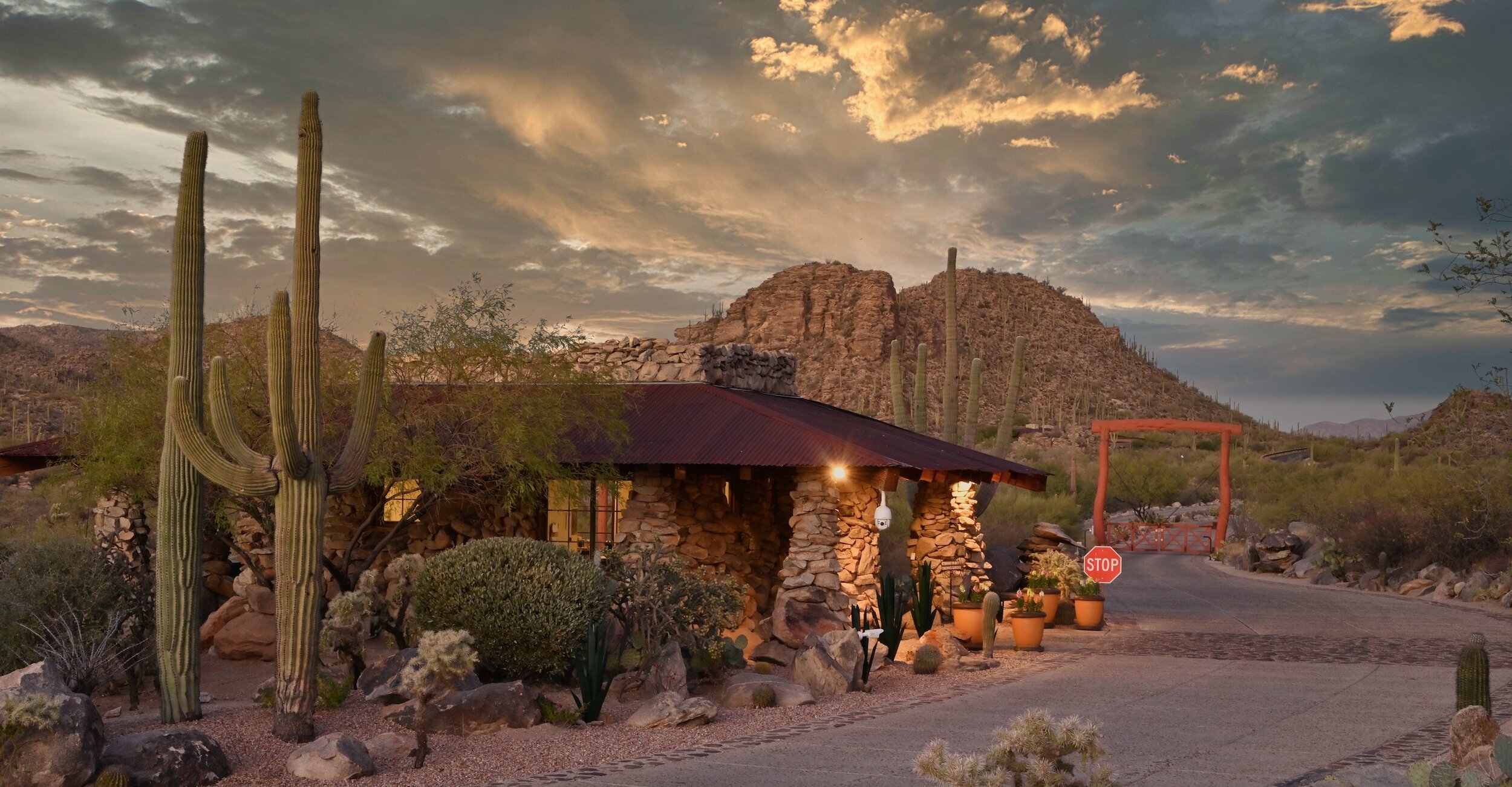 SR Gatehouse Dusk.jpg