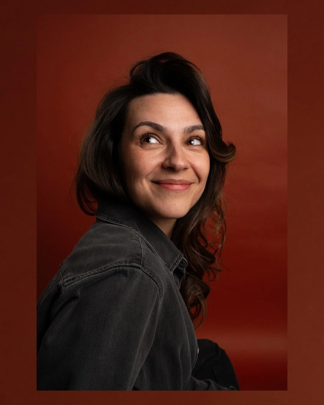 GIFT YOUR BEST FRIEND A PORTRAIT SESSION&hearts;️
I promise it is all worth it. Or what do you think?

#portraitphotography #sonyalpha7iv #peoplephotographer #bestfriends #birthdaygift