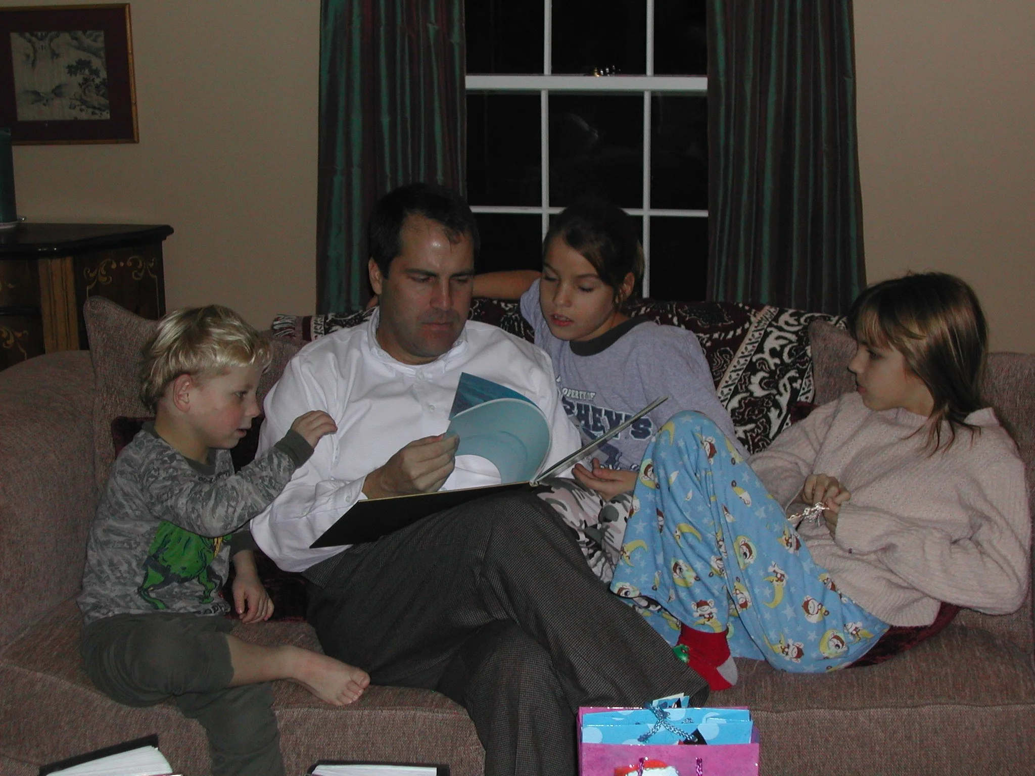 1204 Dad Kids XMAS 1.jpg