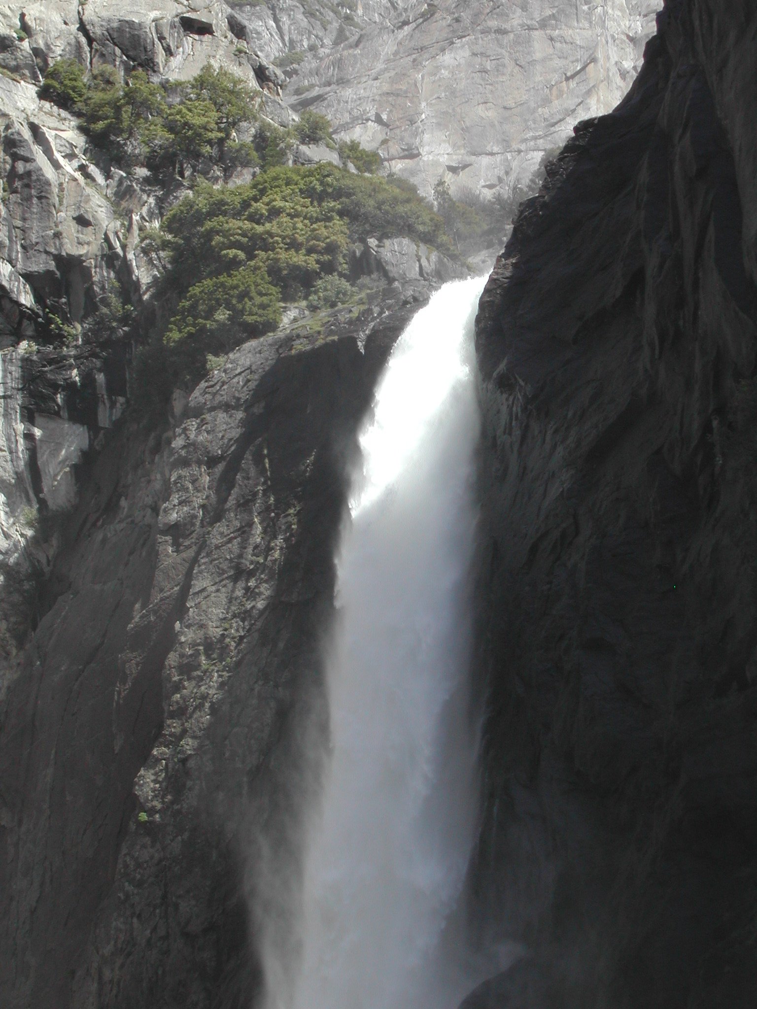 0605-40 Lower Yosemite Falls 2.jpg