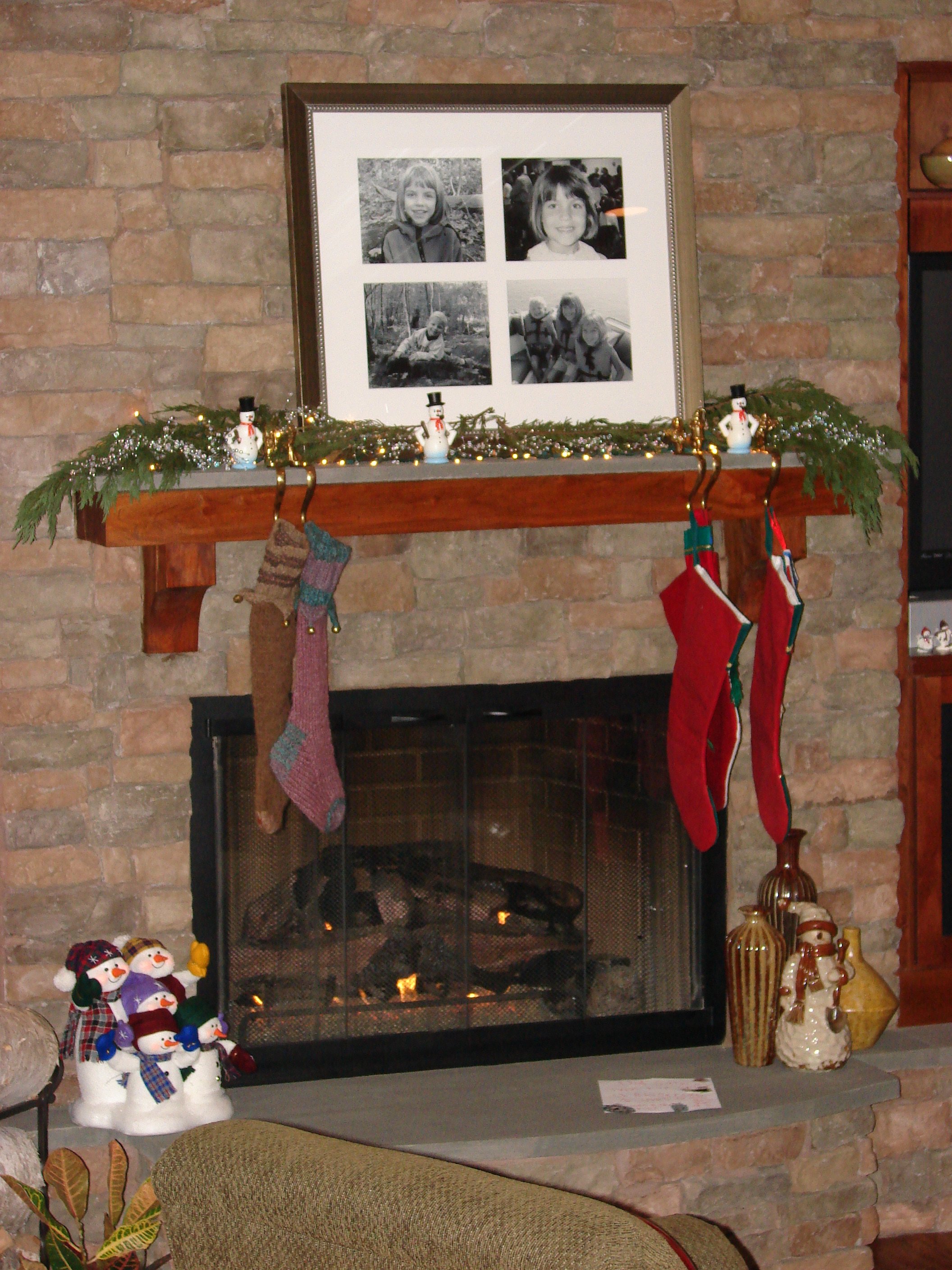 1206 Christmas Mantle.jpg