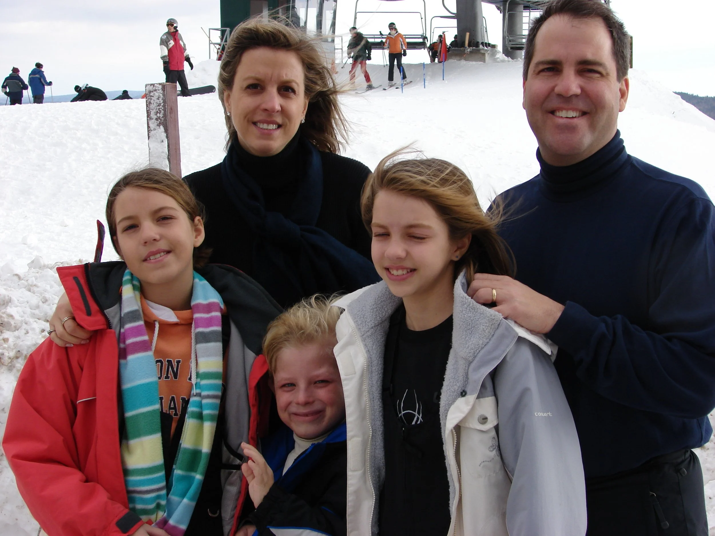 0207 Family Snowshoe.jpg