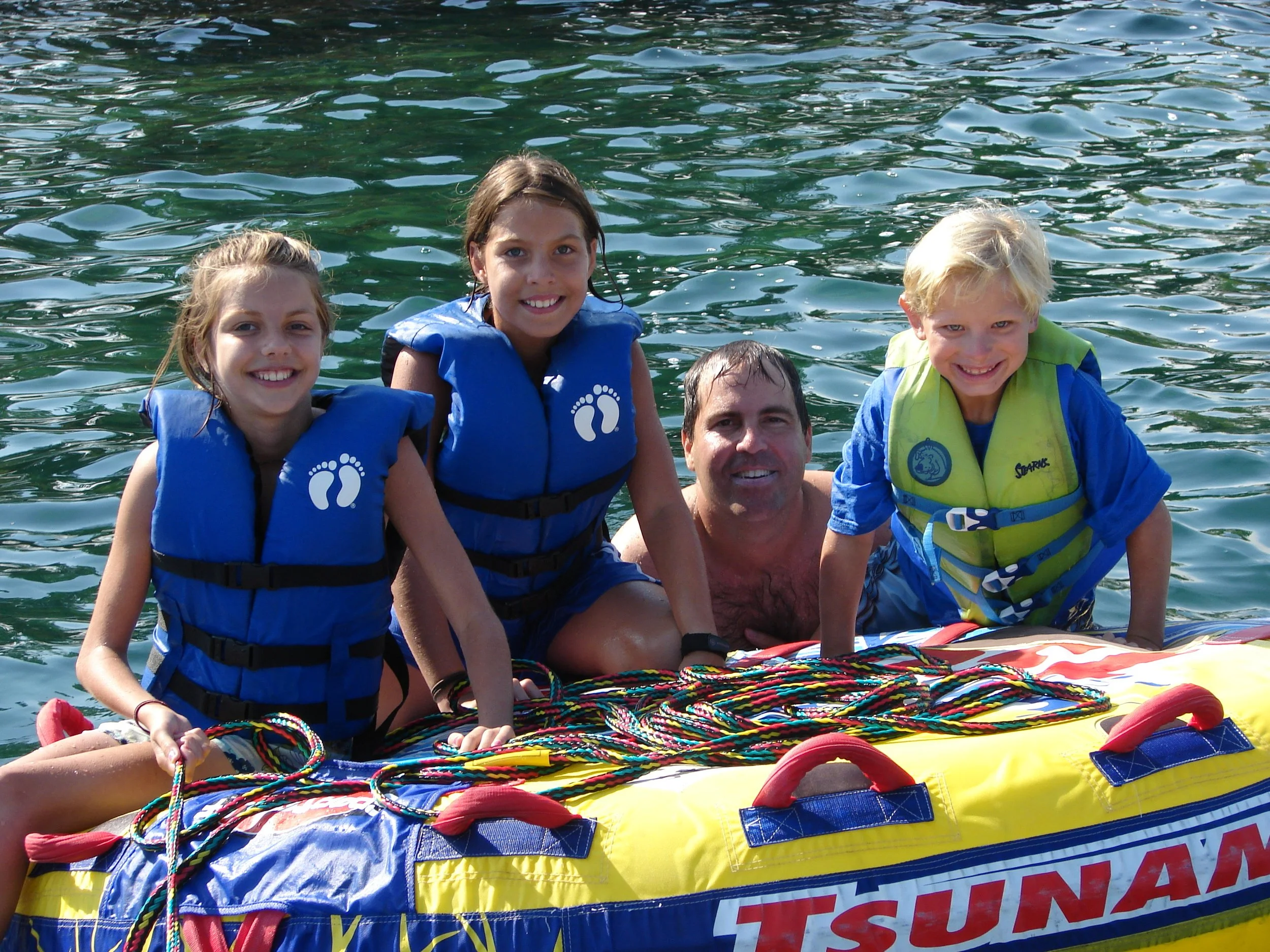 081107 Dad Kids Tubing on Flathead.jpg
