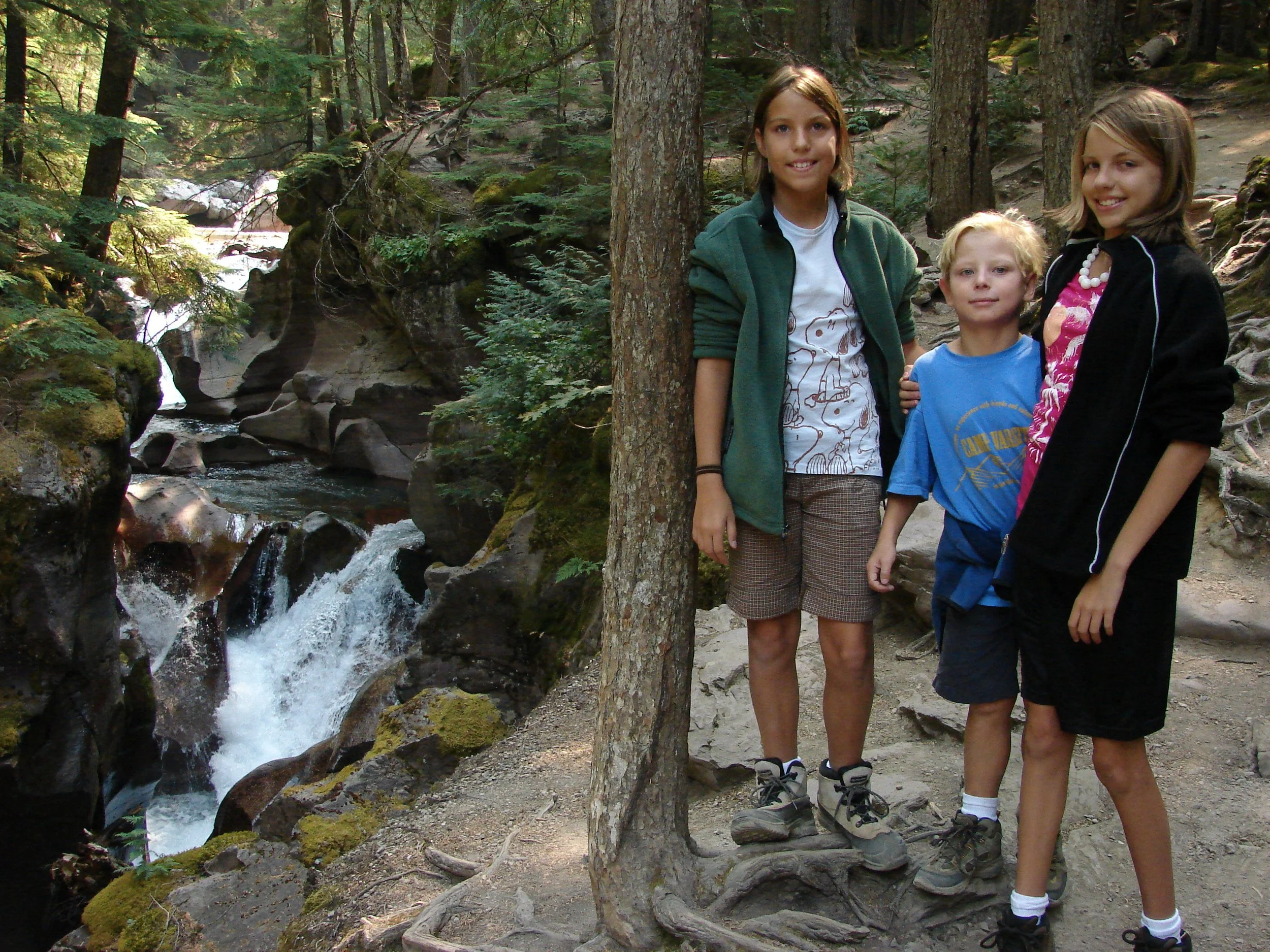 081207 Kids on Avalanche Trail.jpg