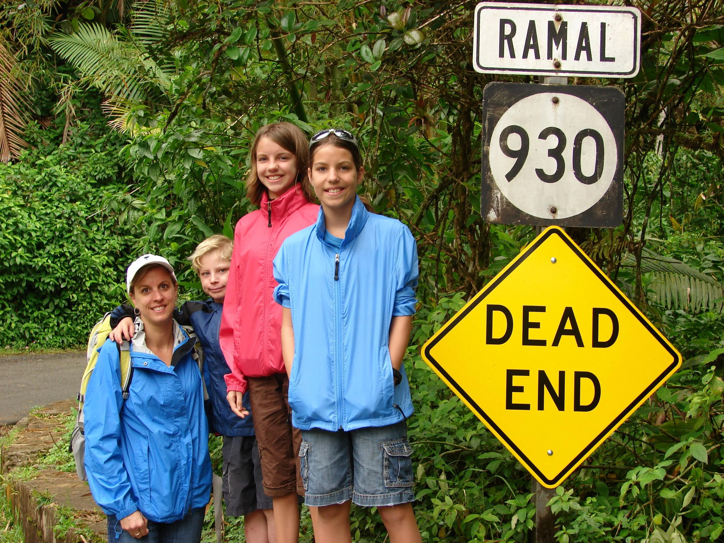 032108 Kids Mom Trail to El Yunque Peak.jpg