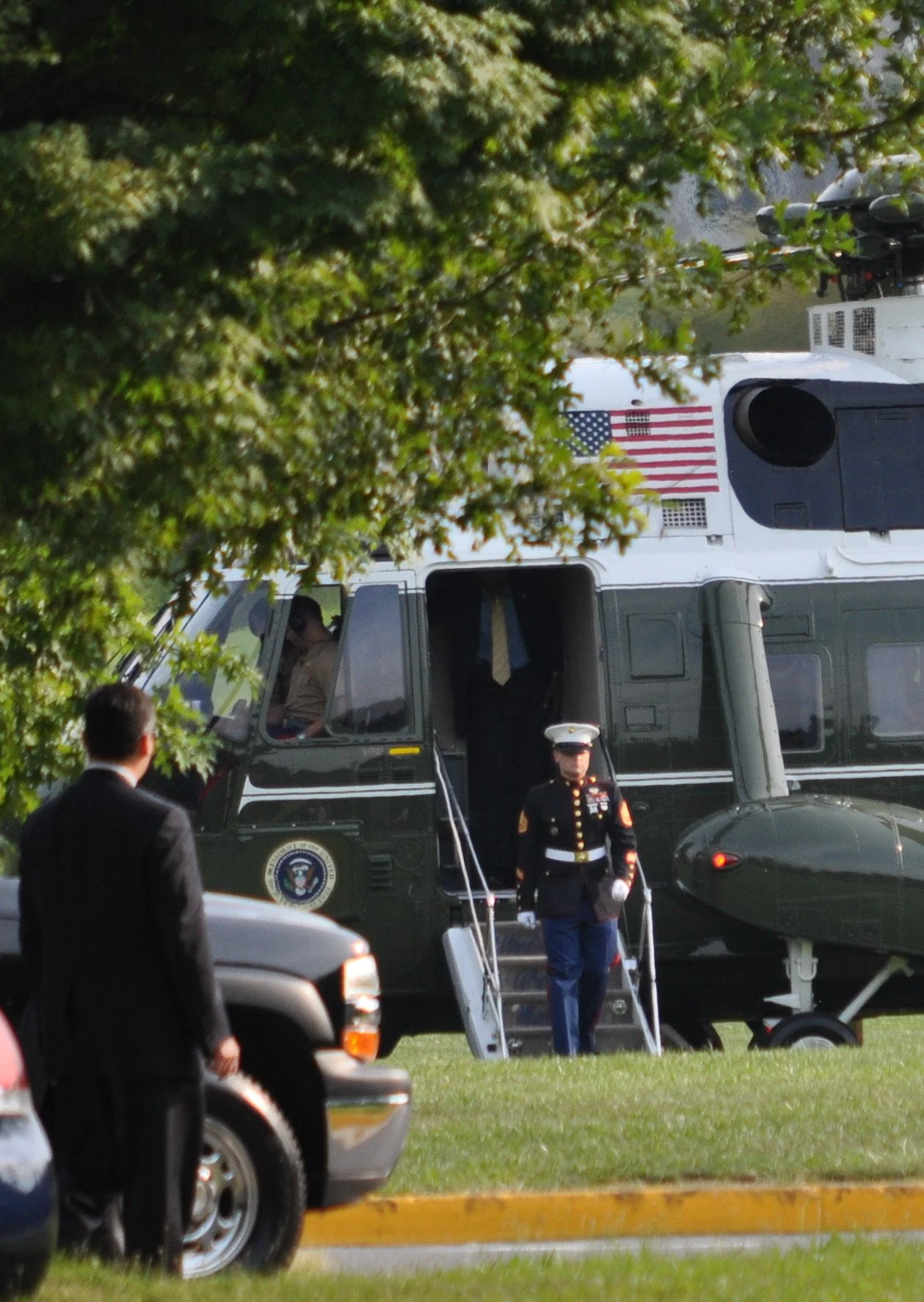 0809 Obama - Departing AFO.jpg