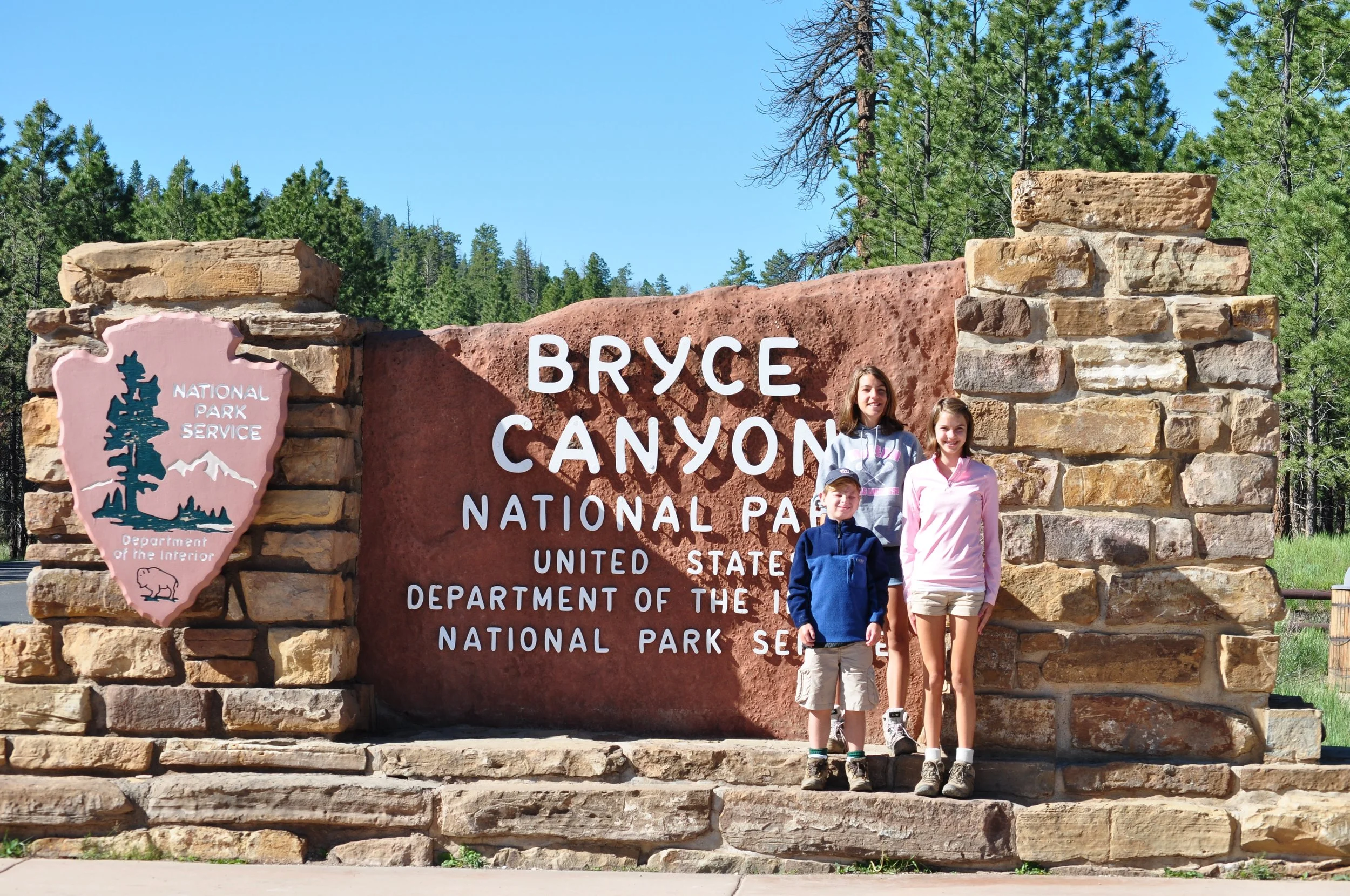 0609 28 Bryce Canyon Sign.jpg