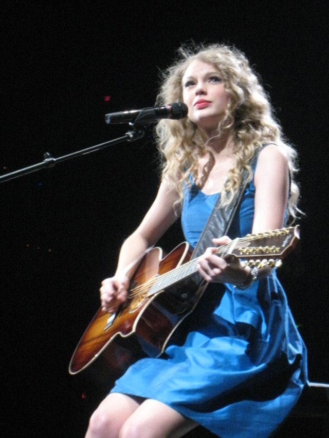 0610 Taylor Swift 1.jpg