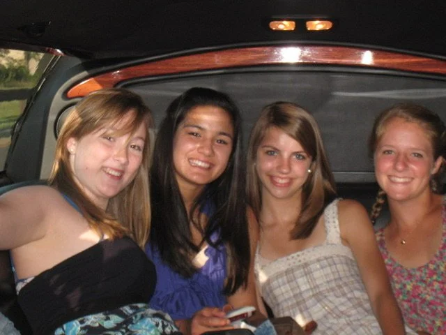 0610 Taylor Swift Girls 1.jpg