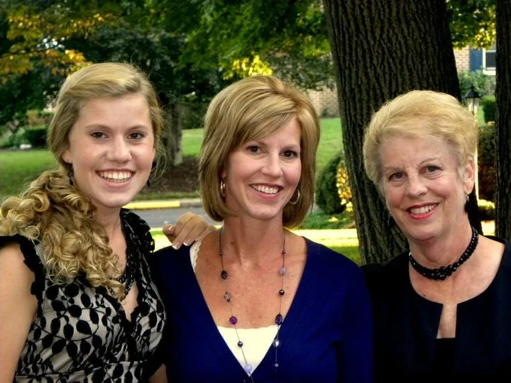 1010 Homecoming Laura Julie Nana.jpg